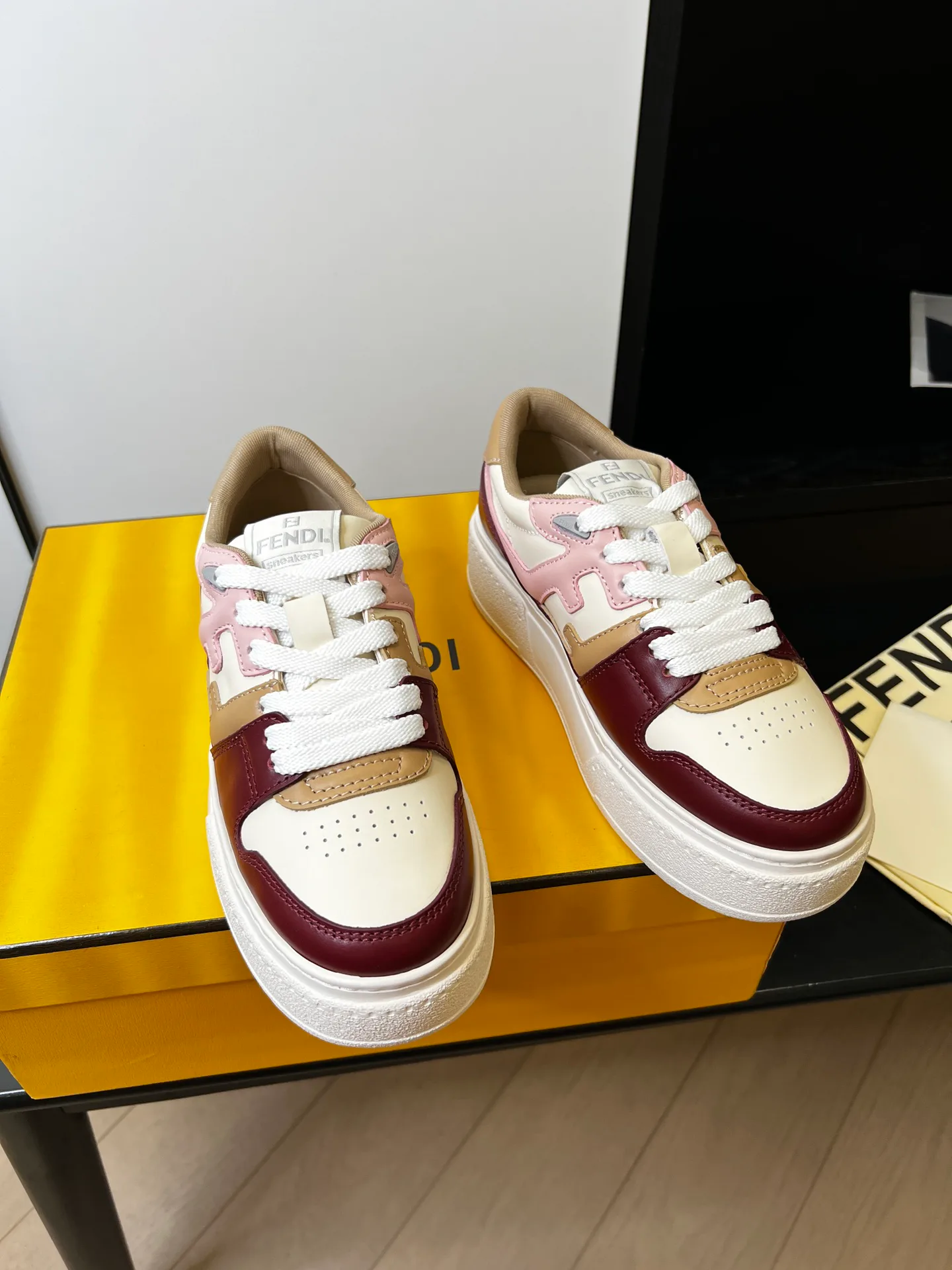 Кроссовки Женские Fendi 515276