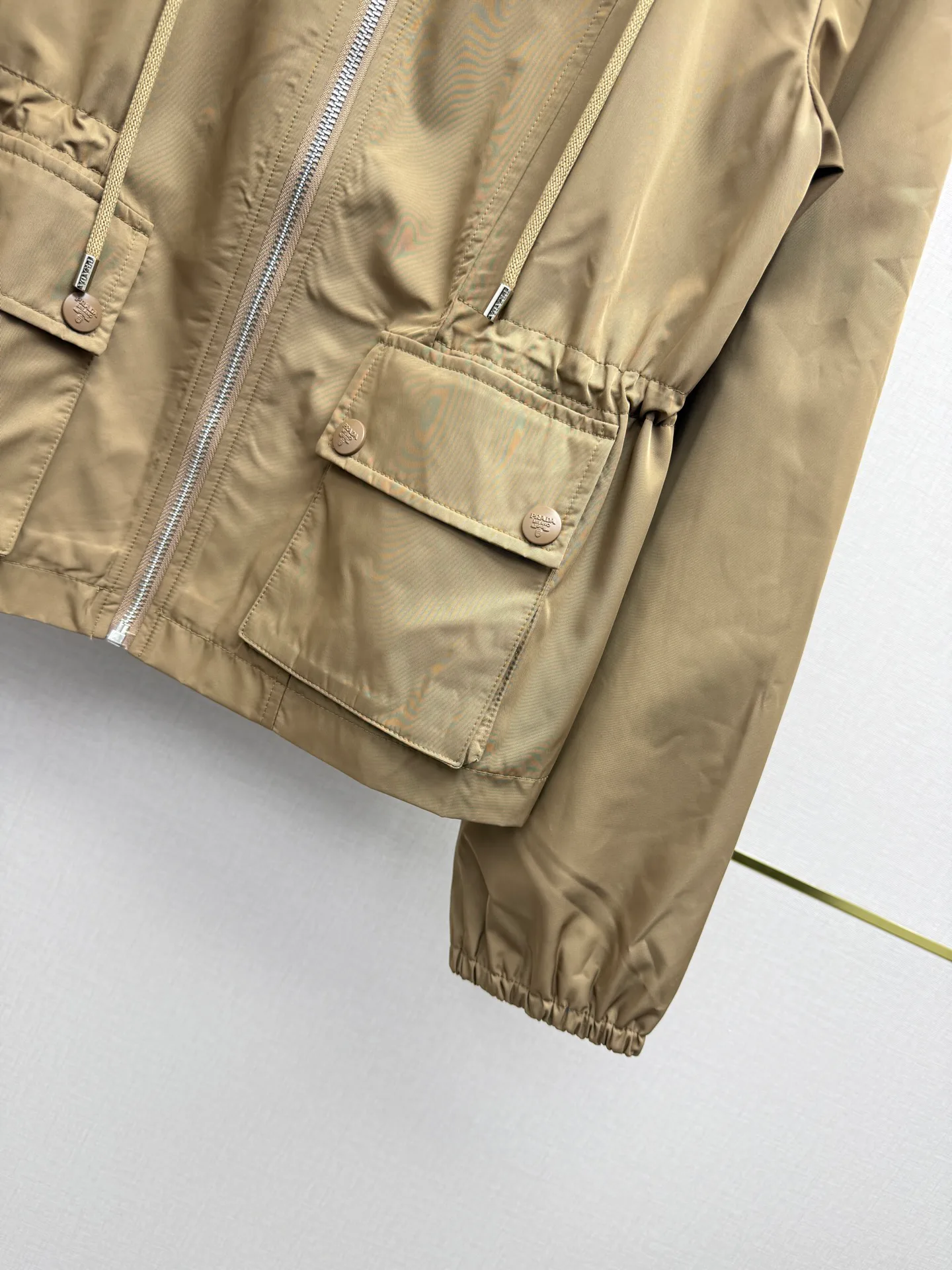 Куртки И Пуховики Женские Prada 17908349