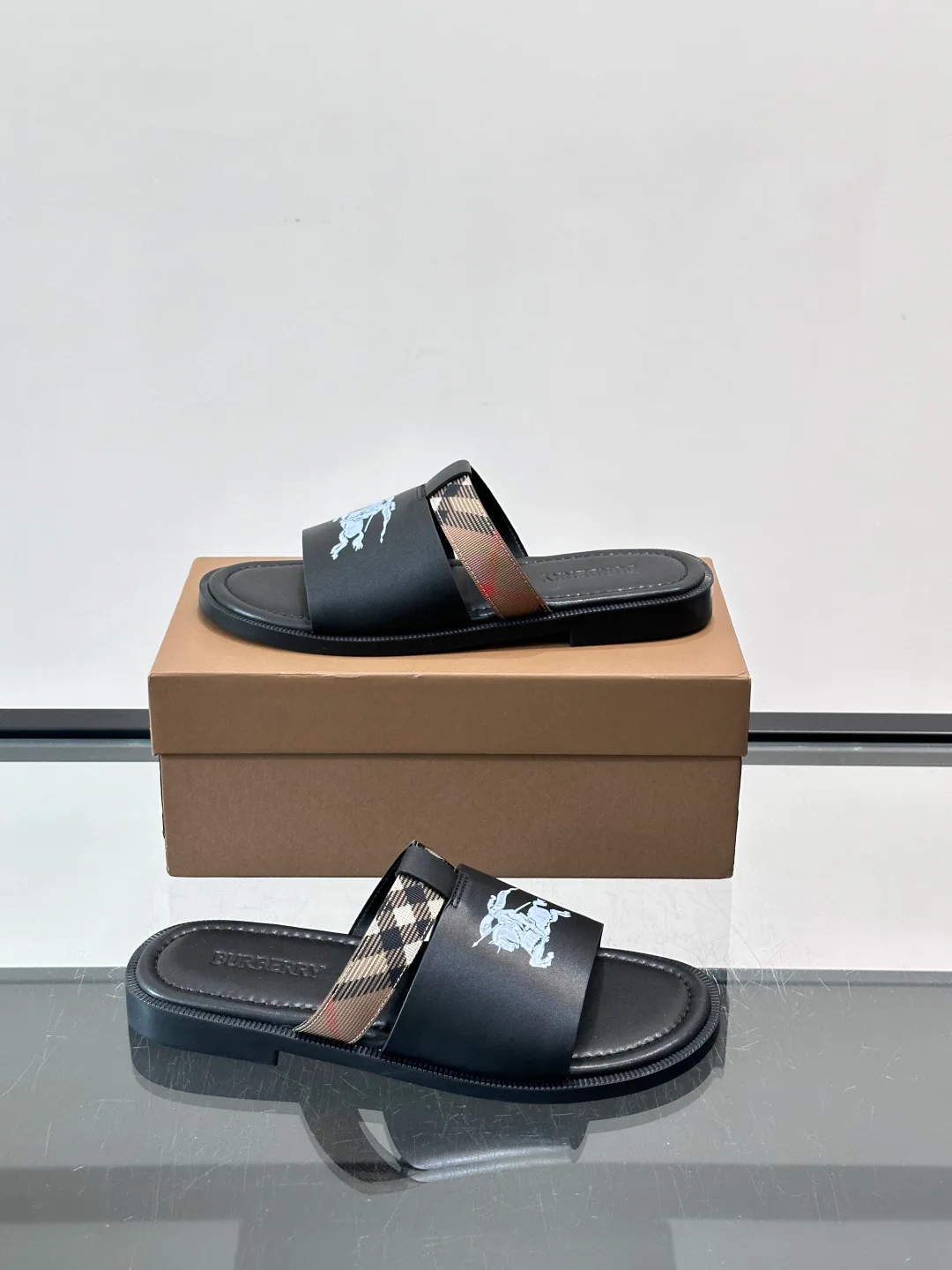 Сандалии Мужские Burberry 13546927