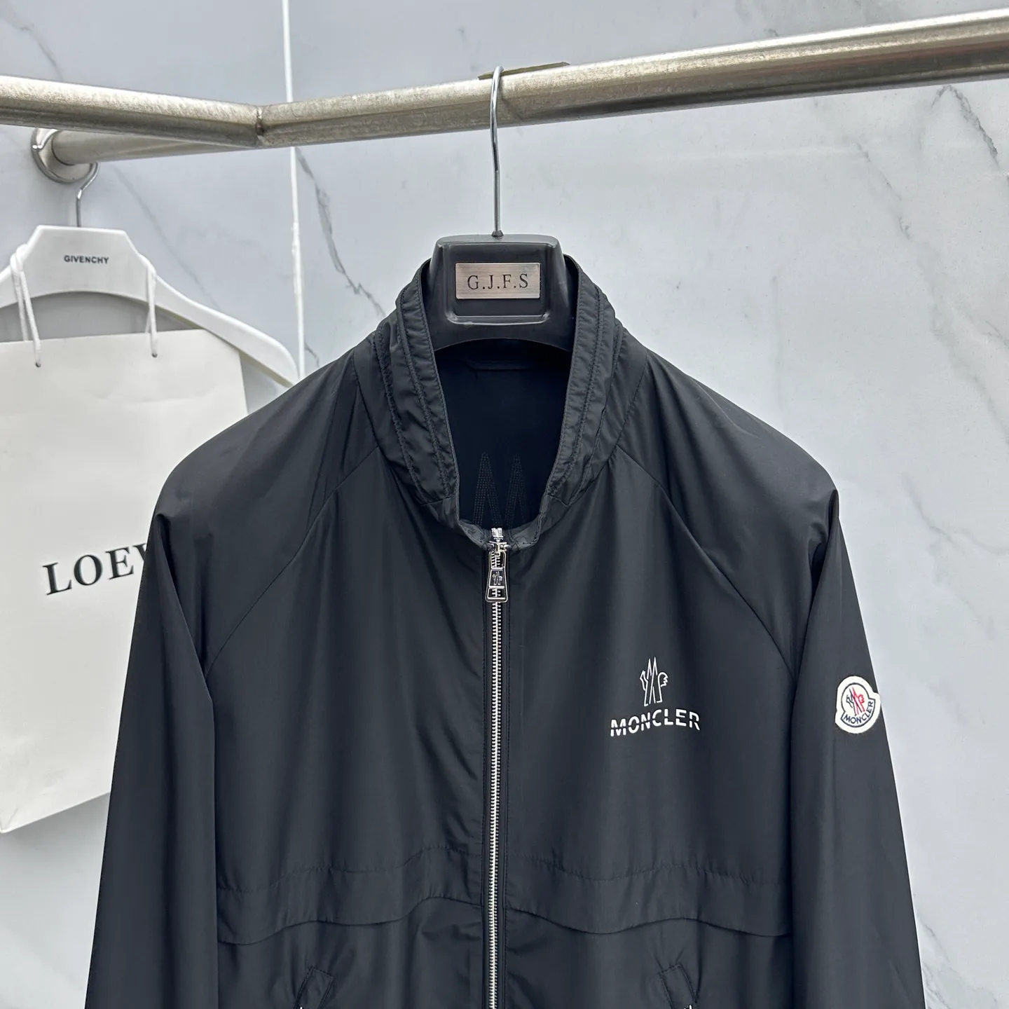 Куртки И Пуховики Мужские Moncler 2237379