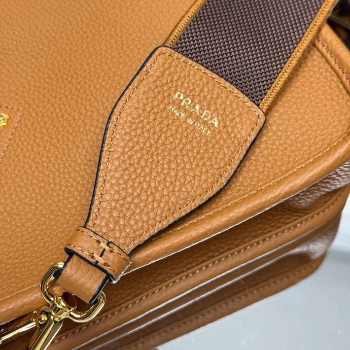 Классические Сумки Женские Prada 13332189