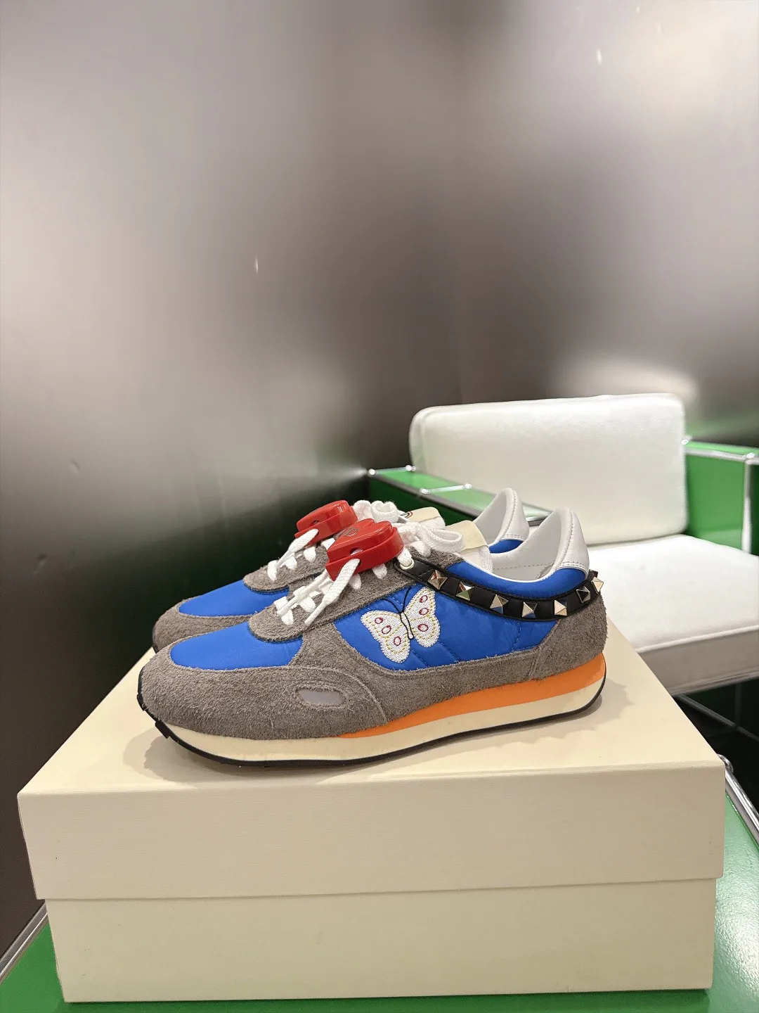 Кроссовки Женские Valentino 18361079