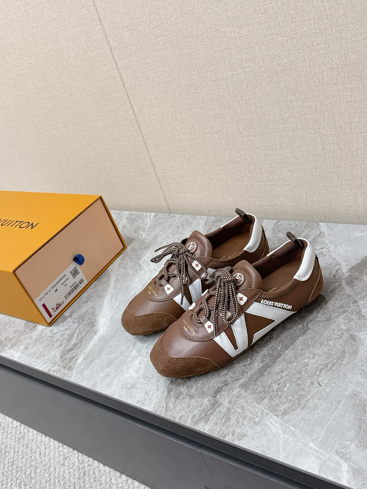 Кроссовки Женские Louis Vuitton 2625311