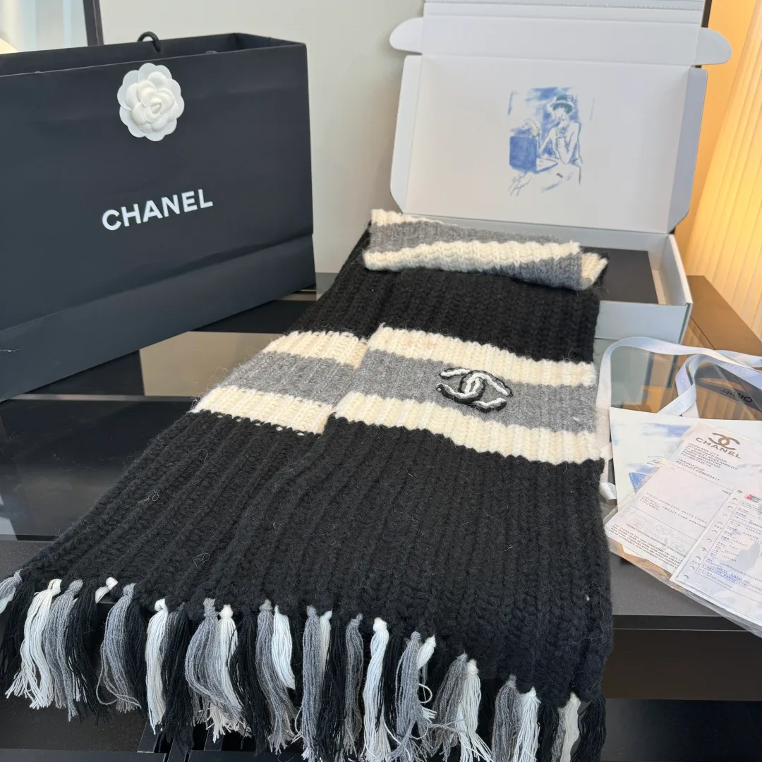 Шарфы Chanel 18627309