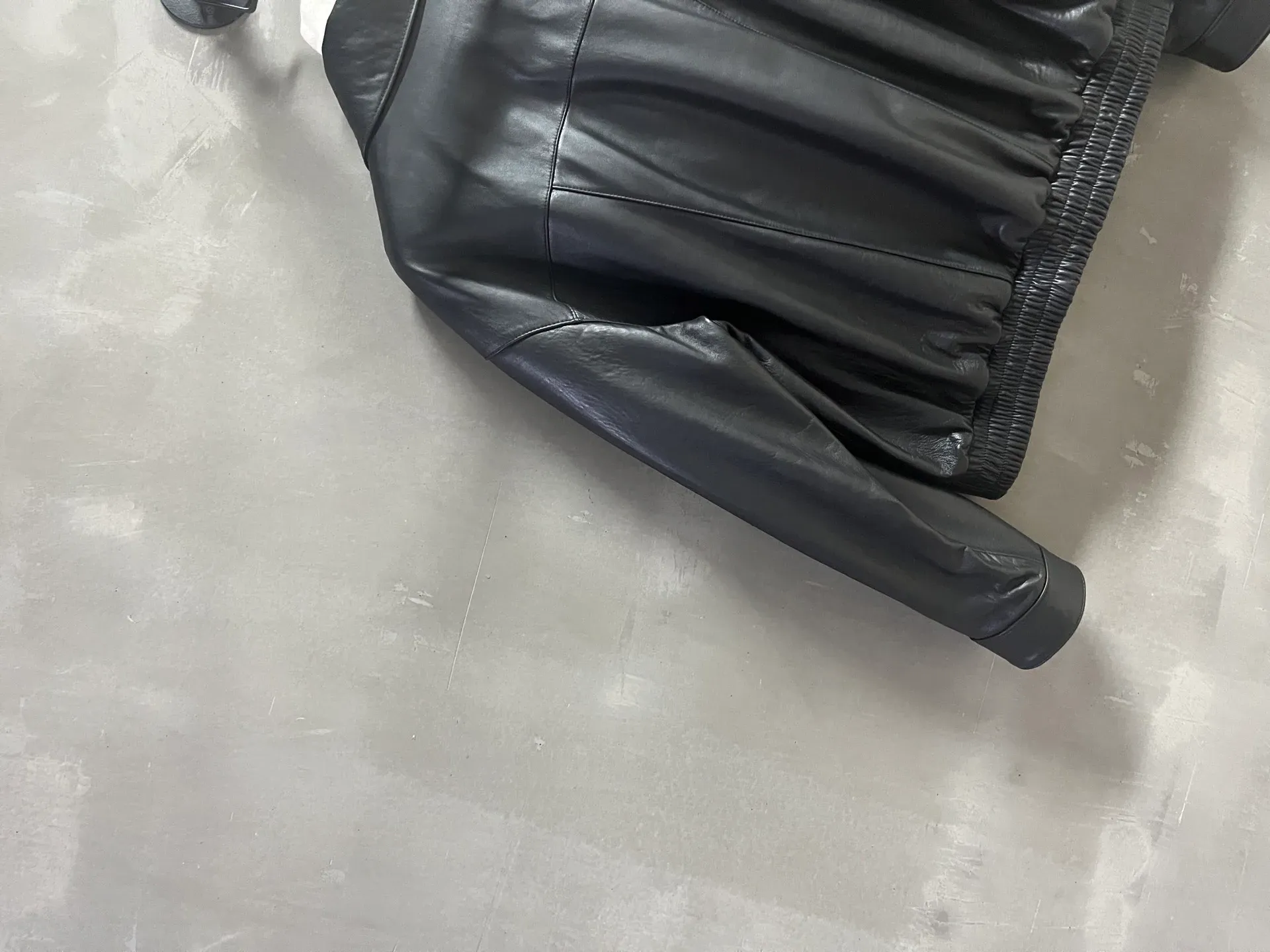 Кожаные Куртки И Дублёнки Женские Saint Laurent 409139