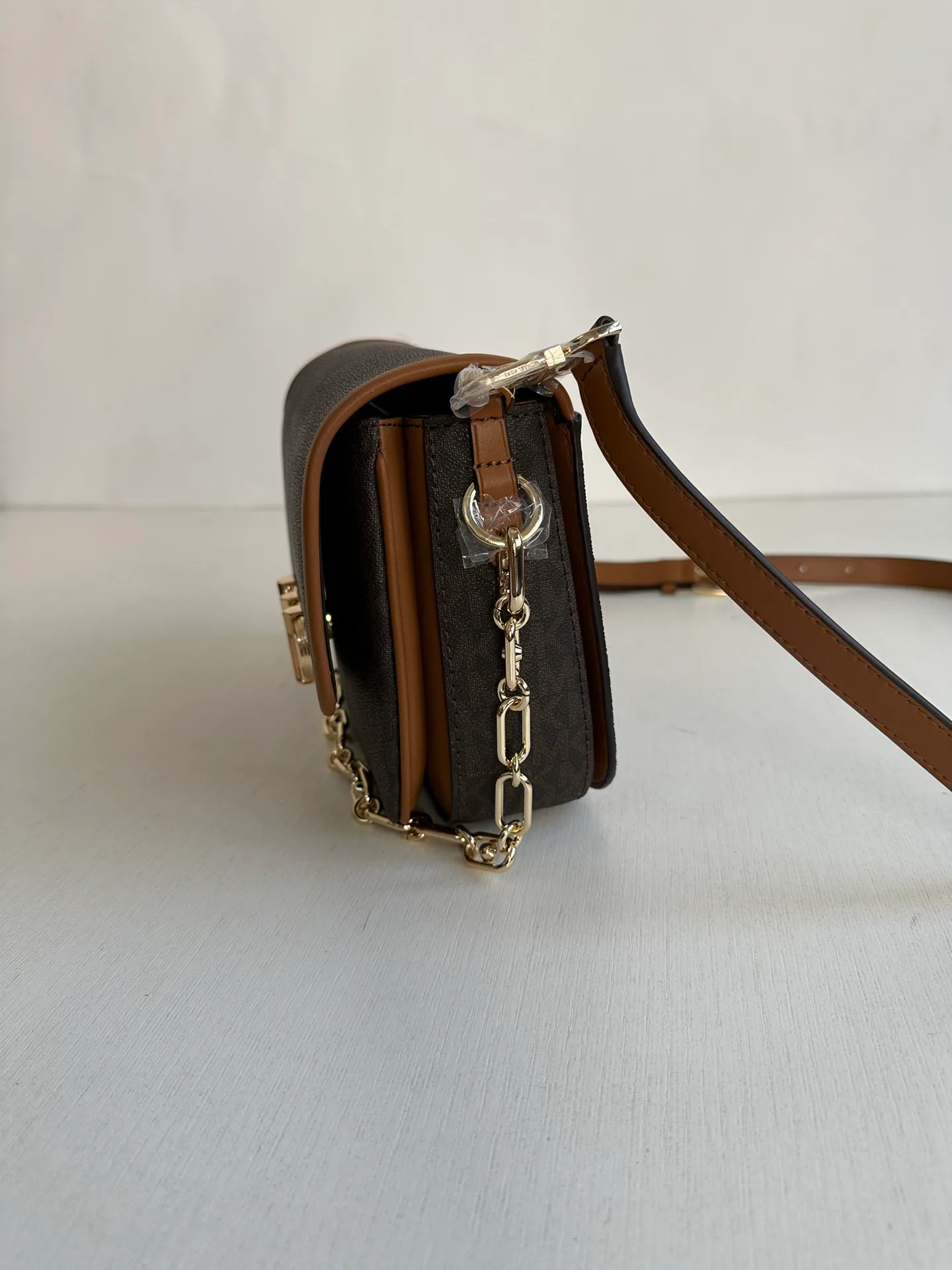 Сумки На Ремне Женские Michael Kors 803425