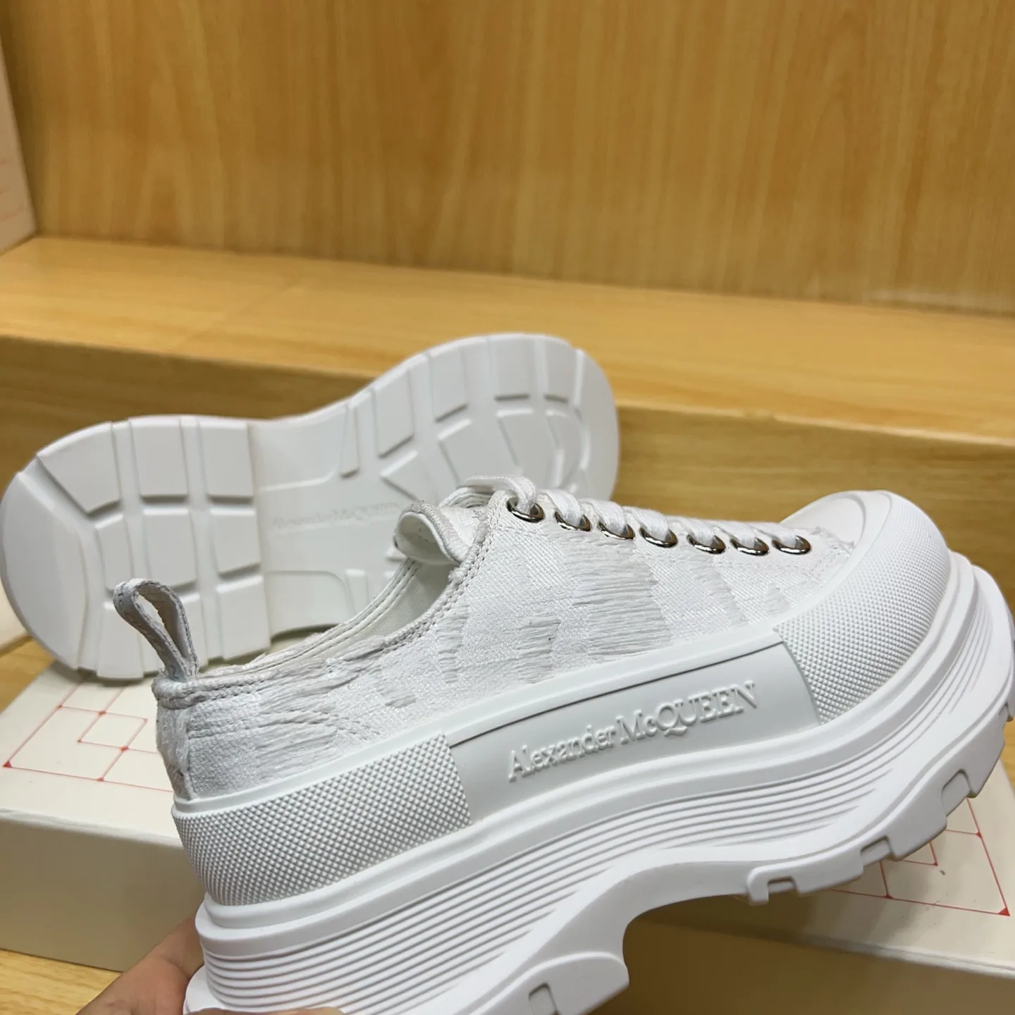 Кроссовки Женские Alexander Mcqueen 17545164