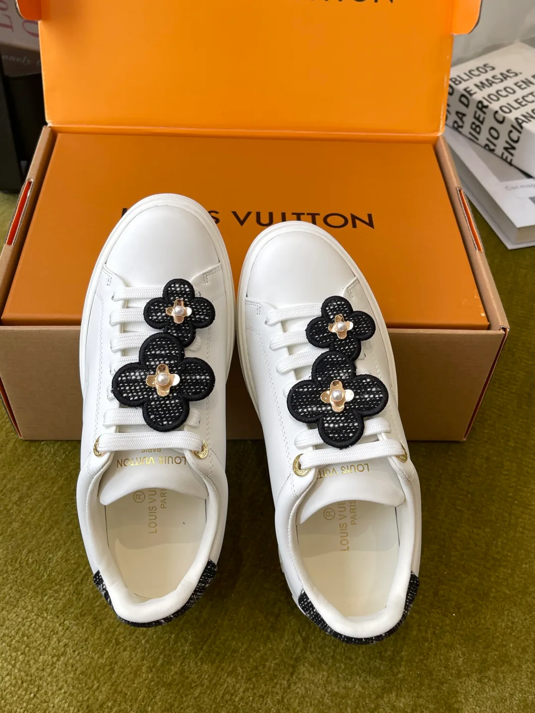 Кроссовки Женские Louis Vuitton 19002720