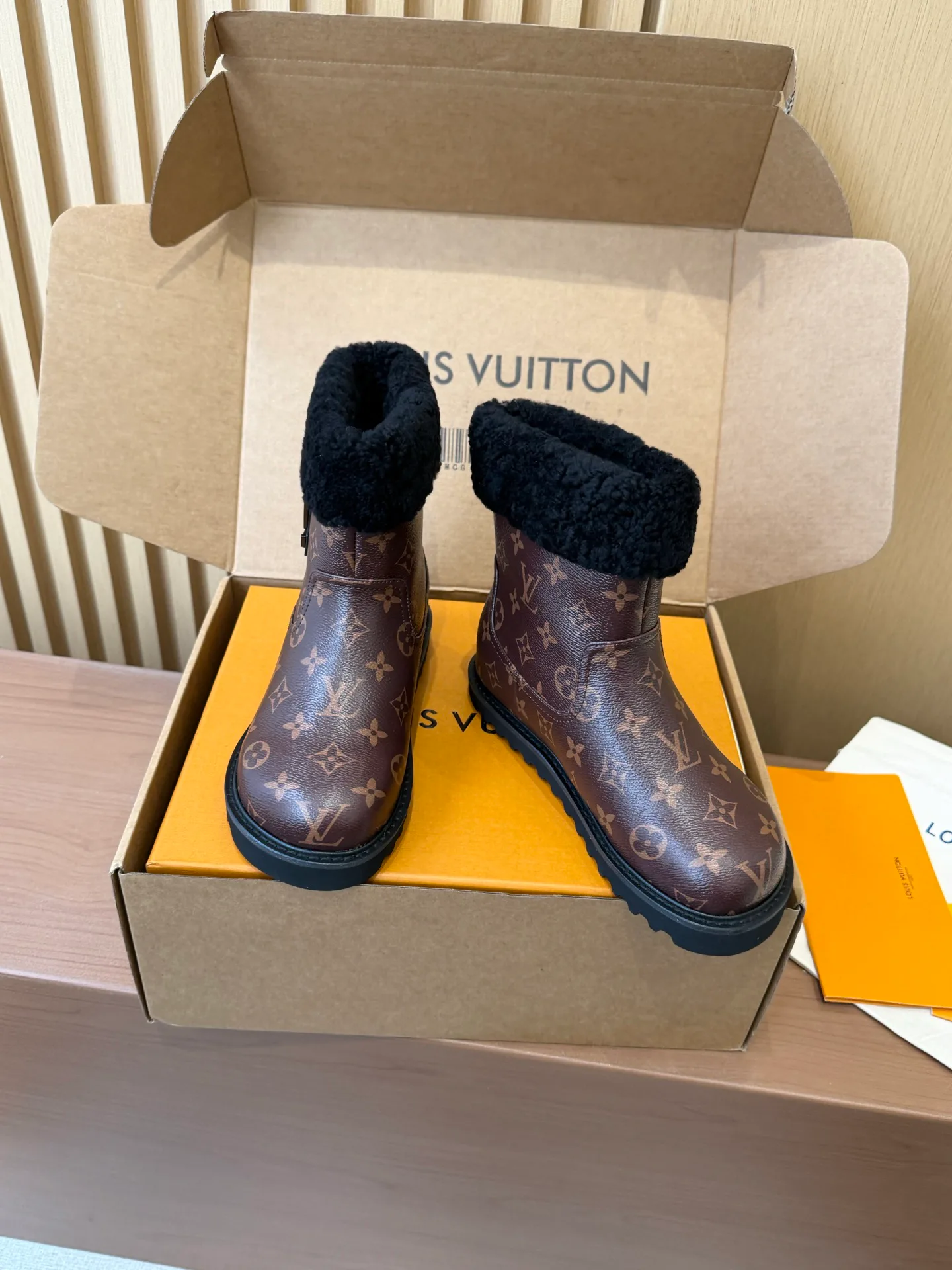 Ботинки Женские Louis Vuitton 808464