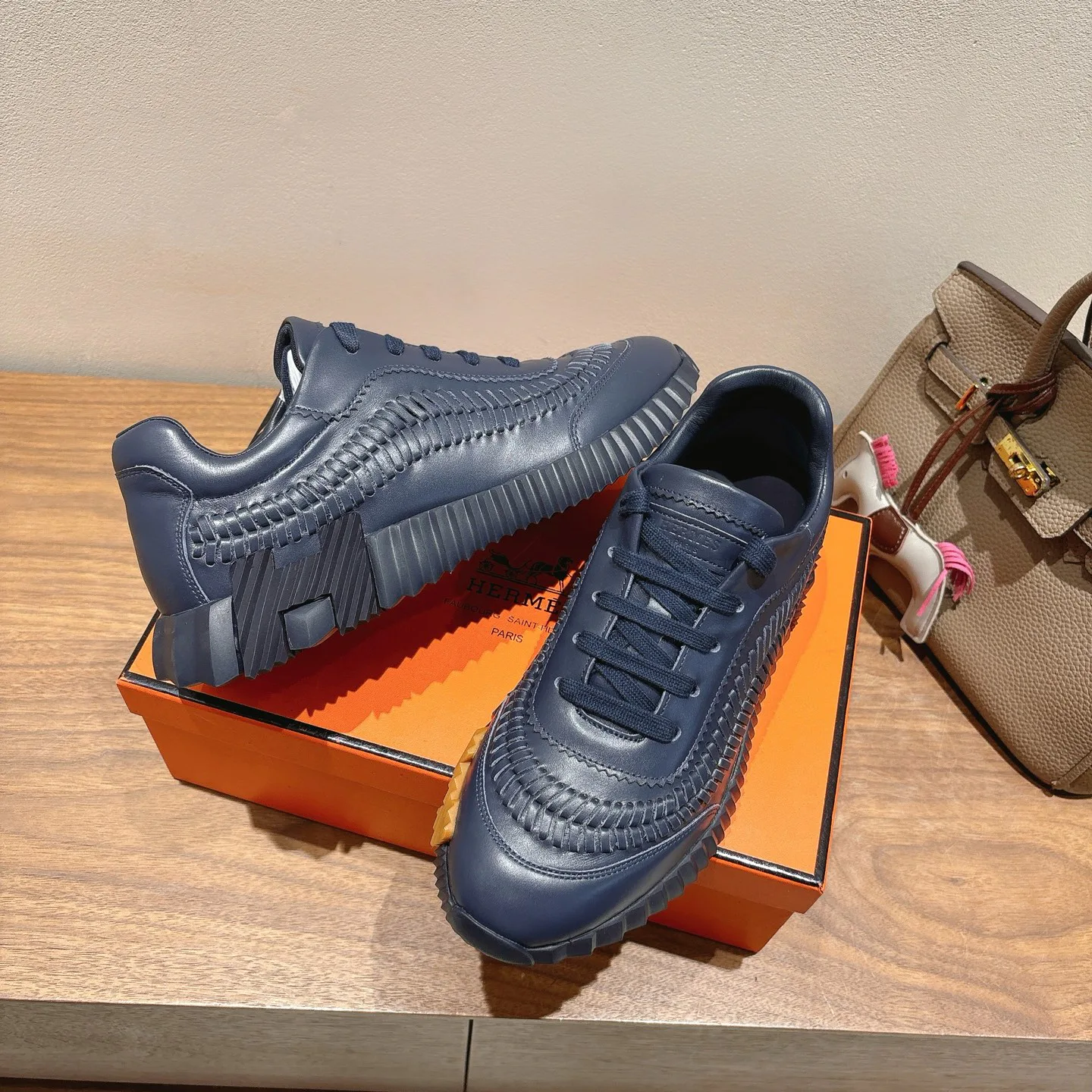 Кроссовки Женские Hermes 18729815