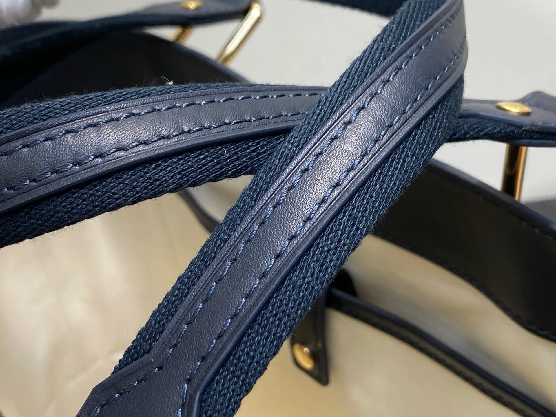 Классические Сумки Женские Louis Vuitton 17499399