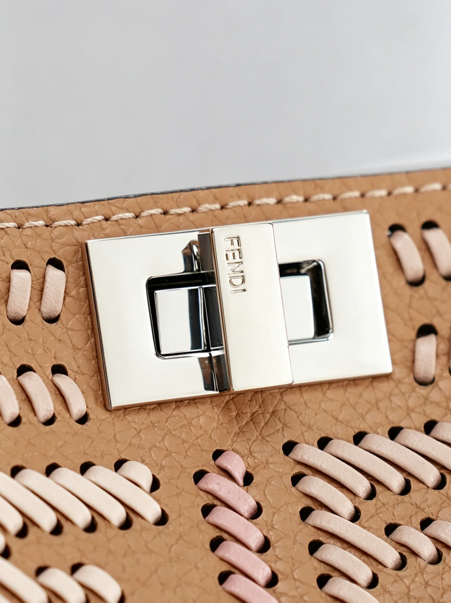 Классические Сумки Женские Fendi 18005124