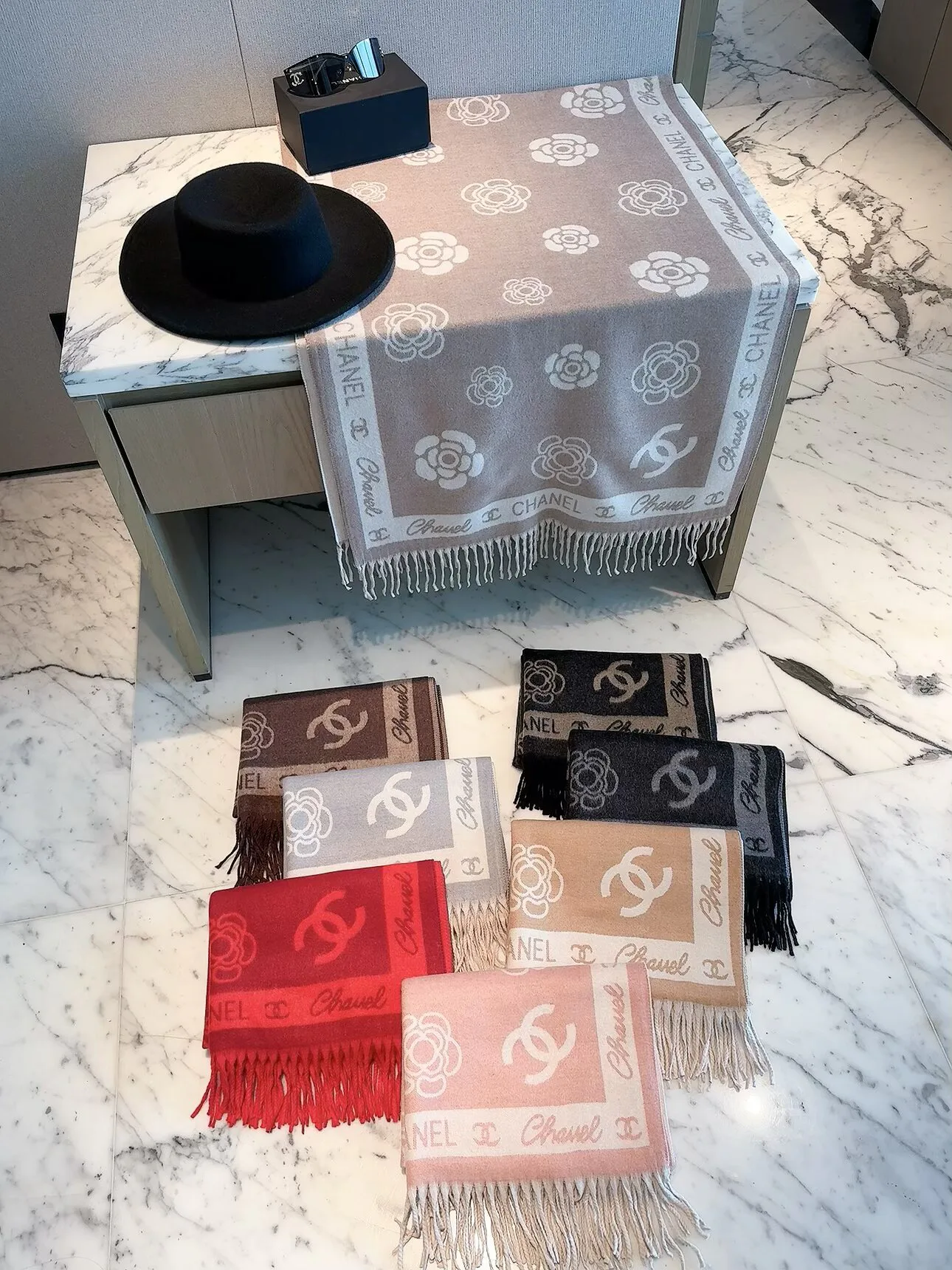 Шарфы Chanel 18598278