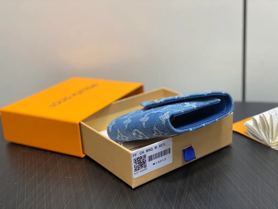 Клатчи Женские Louis Vuitton 11778092