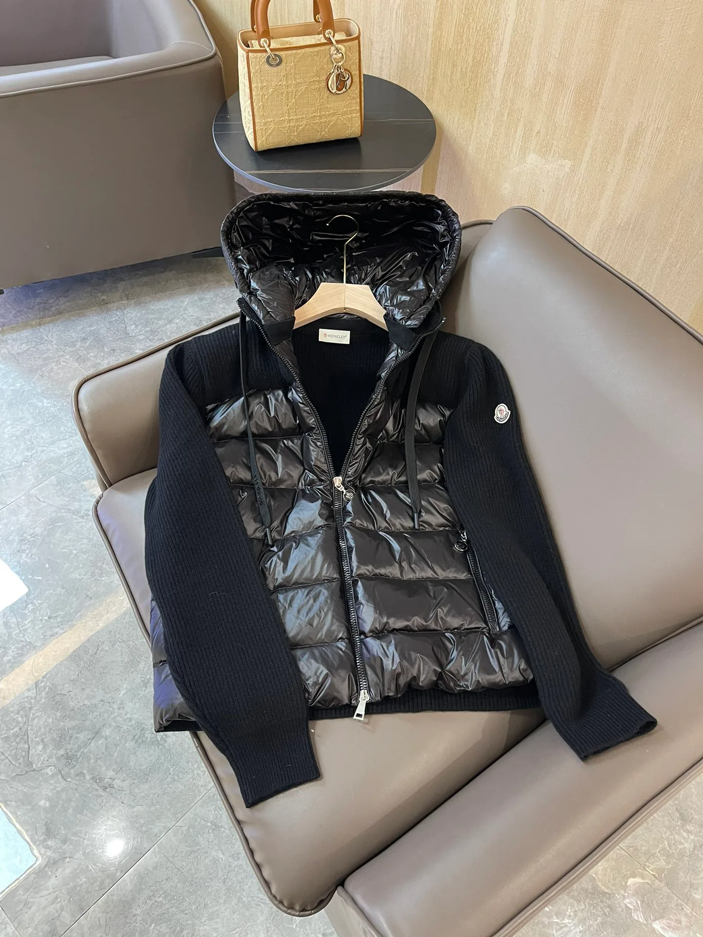 Куртки И Пуховики Женские Moncler 17886537