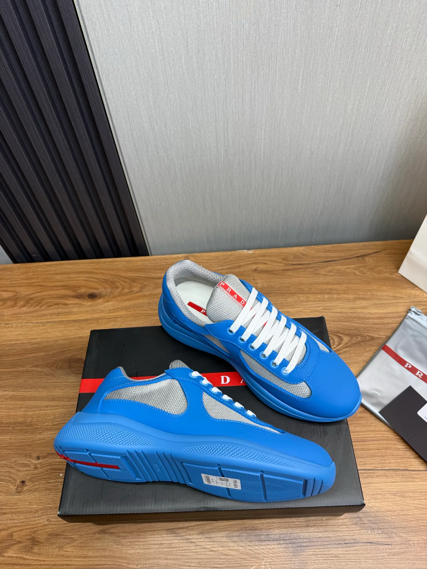 Кроссовки Женские Prada 1261596