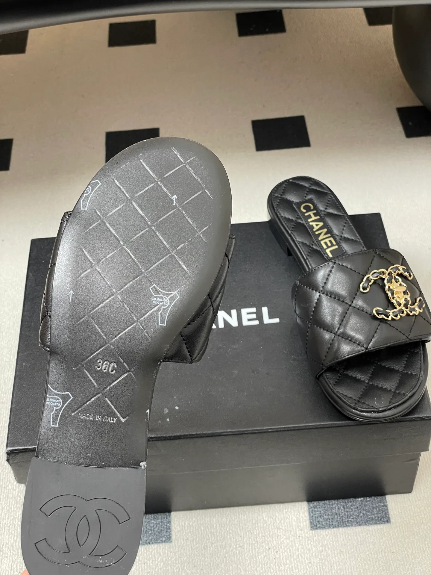 Босоножки Женские Chanel 10993841