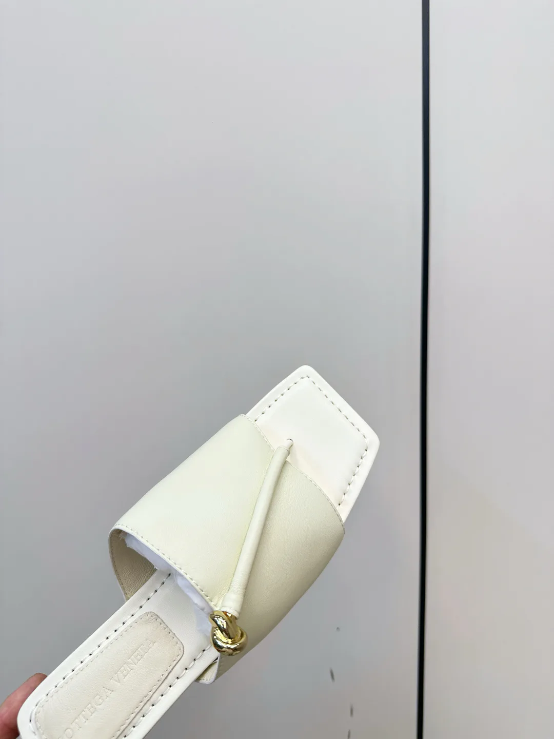 Шлепанцы Женские Bottega Veneta 490701