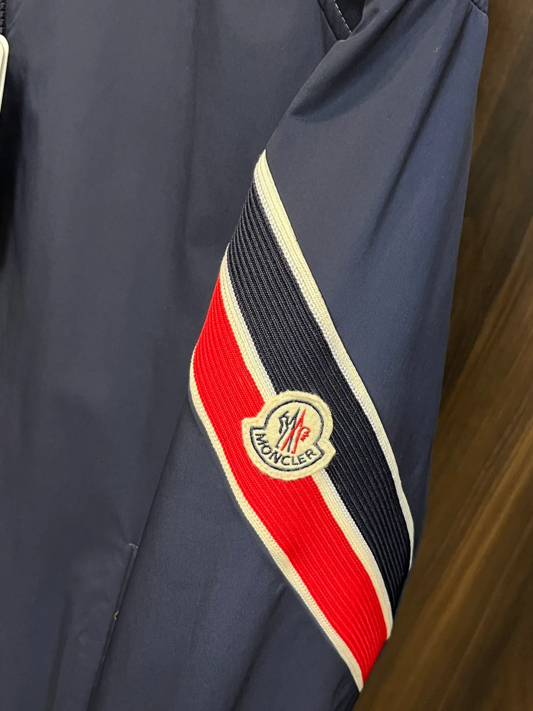 Куртки И Пуховики Женские Moncler 18416885