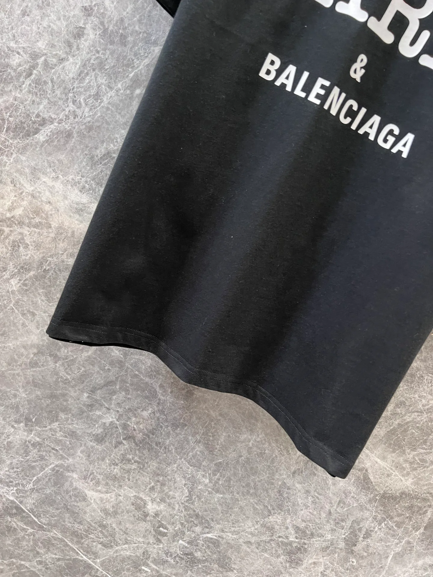 Футболки Женские Balenciaga 2948