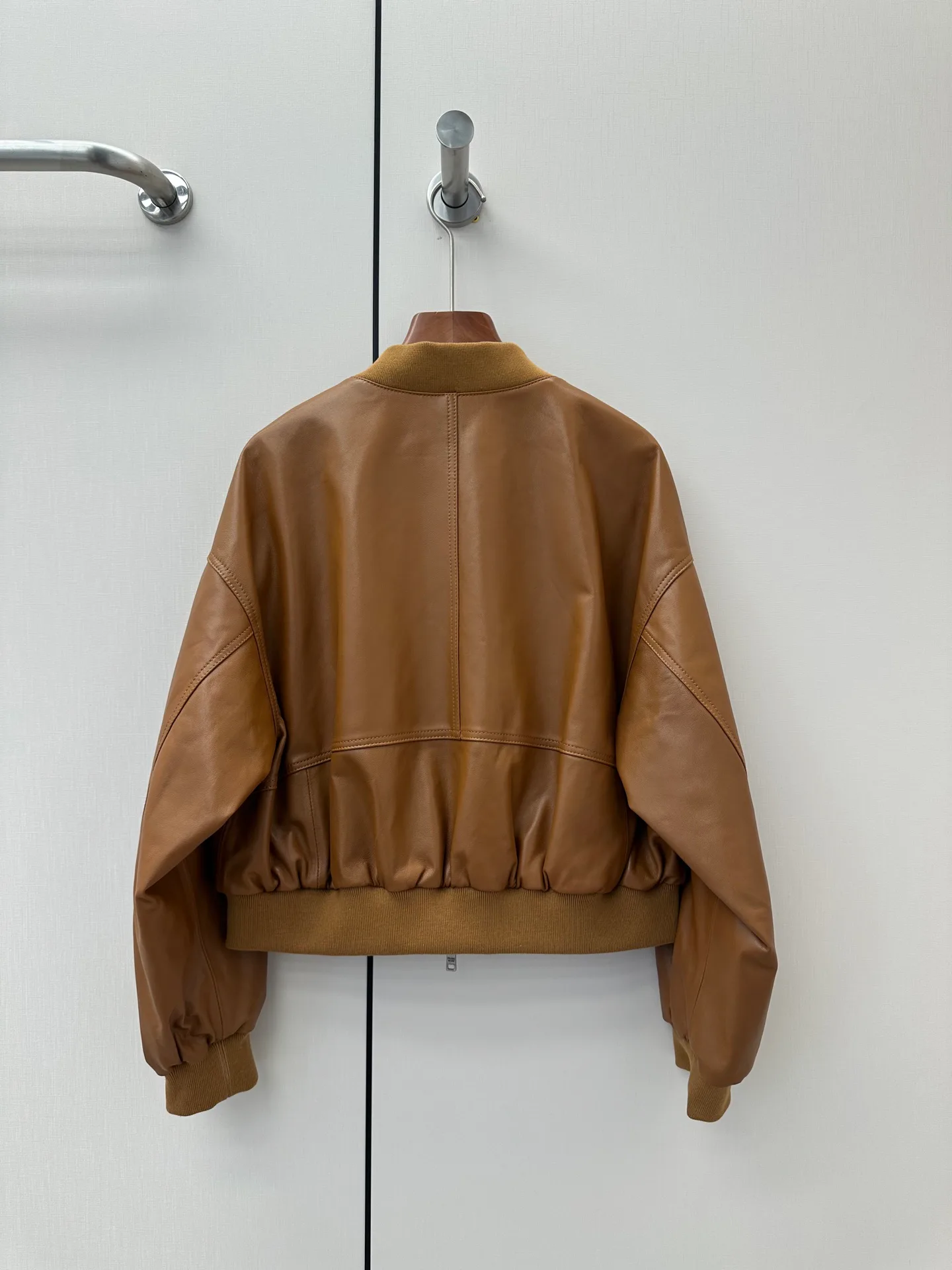 Кожаные Куртки И Дублёнки Женские Prada 18172872