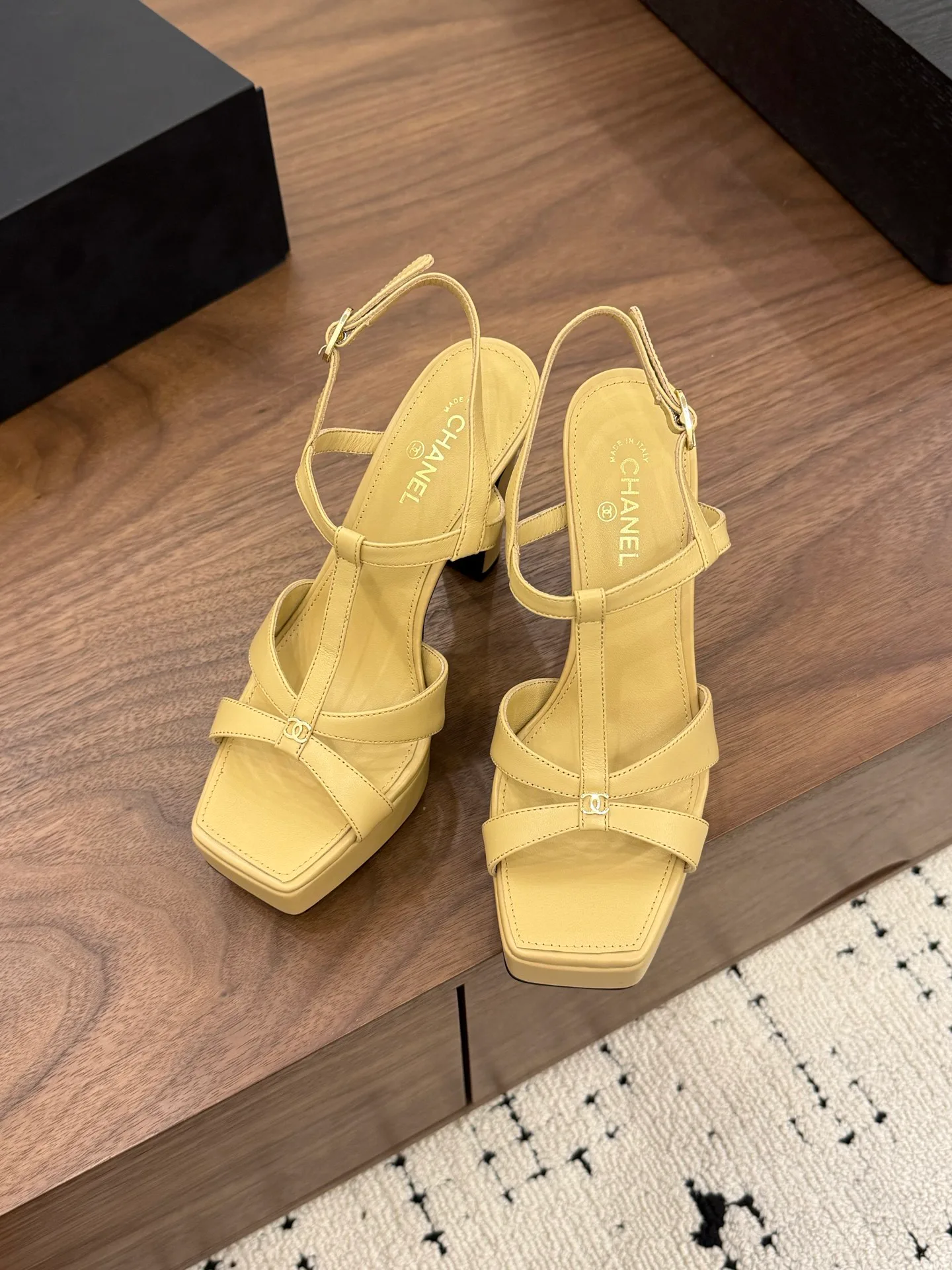 Босоножки Женские Chanel 12851470