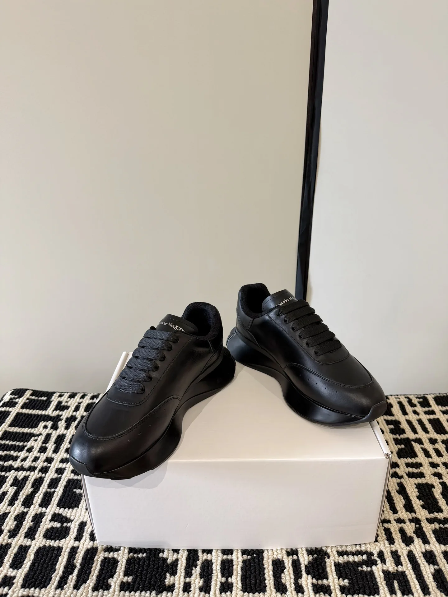 Кроссовки Женские Alexander Mcqueen 13343933