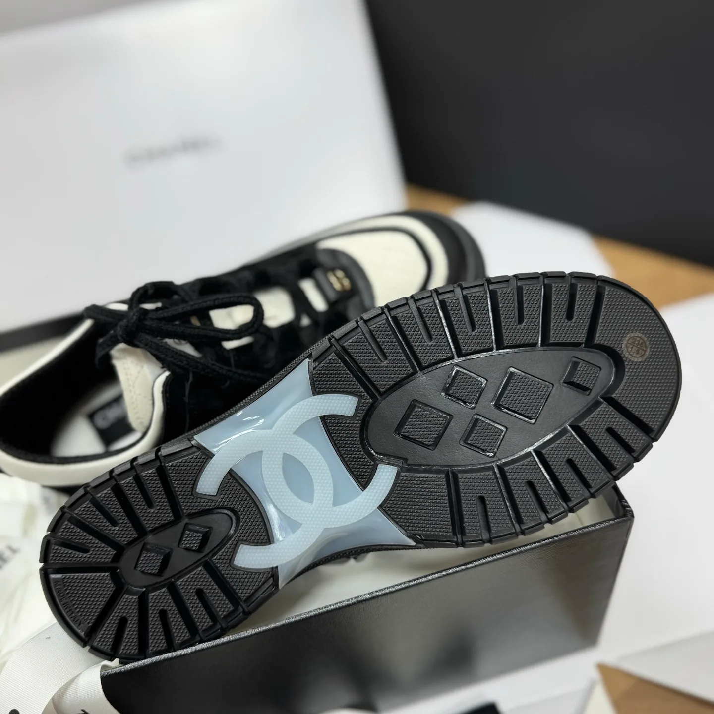 Кроссовки Женские Chanel 63309