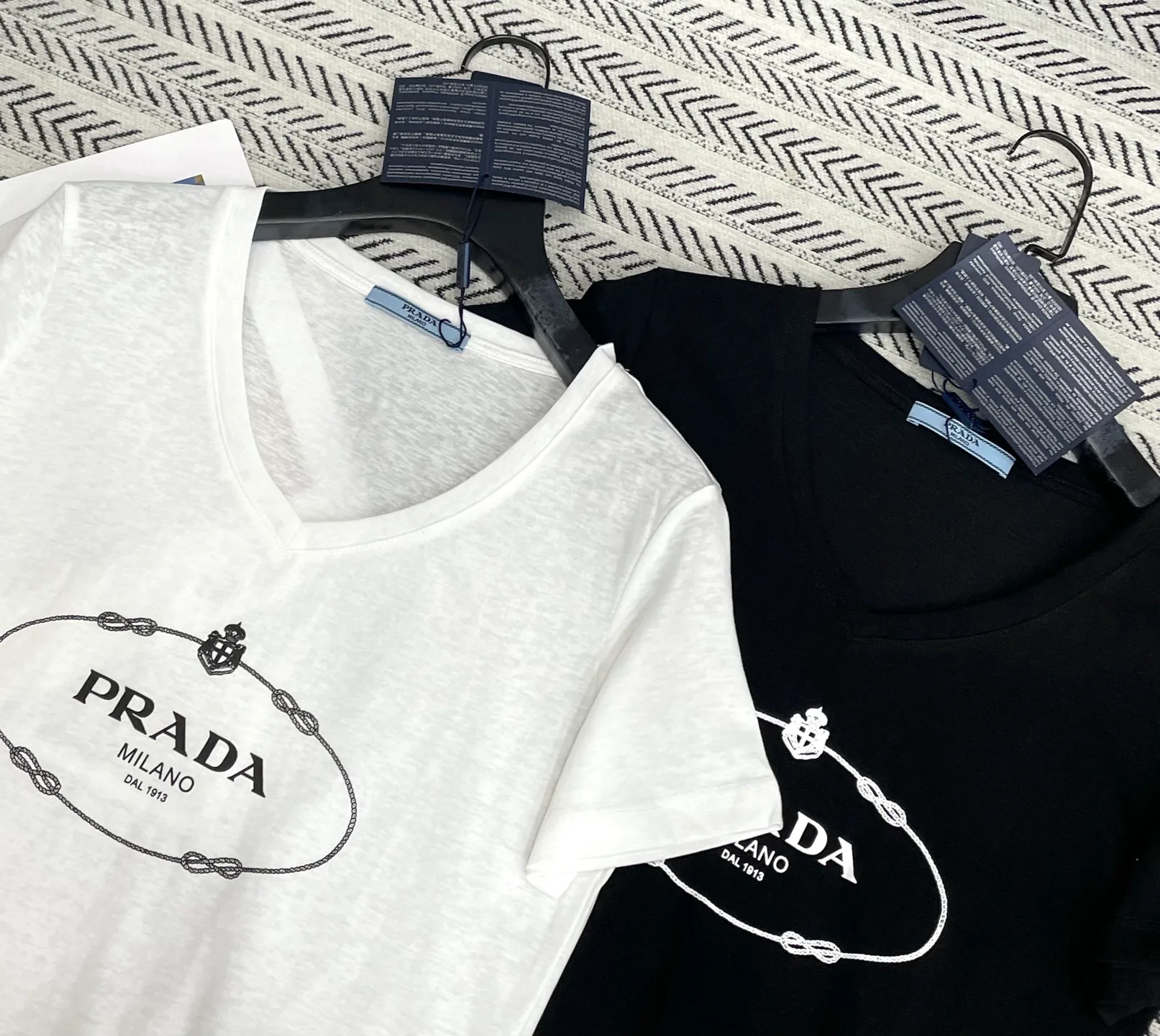 Футболки Женские Prada 19014200