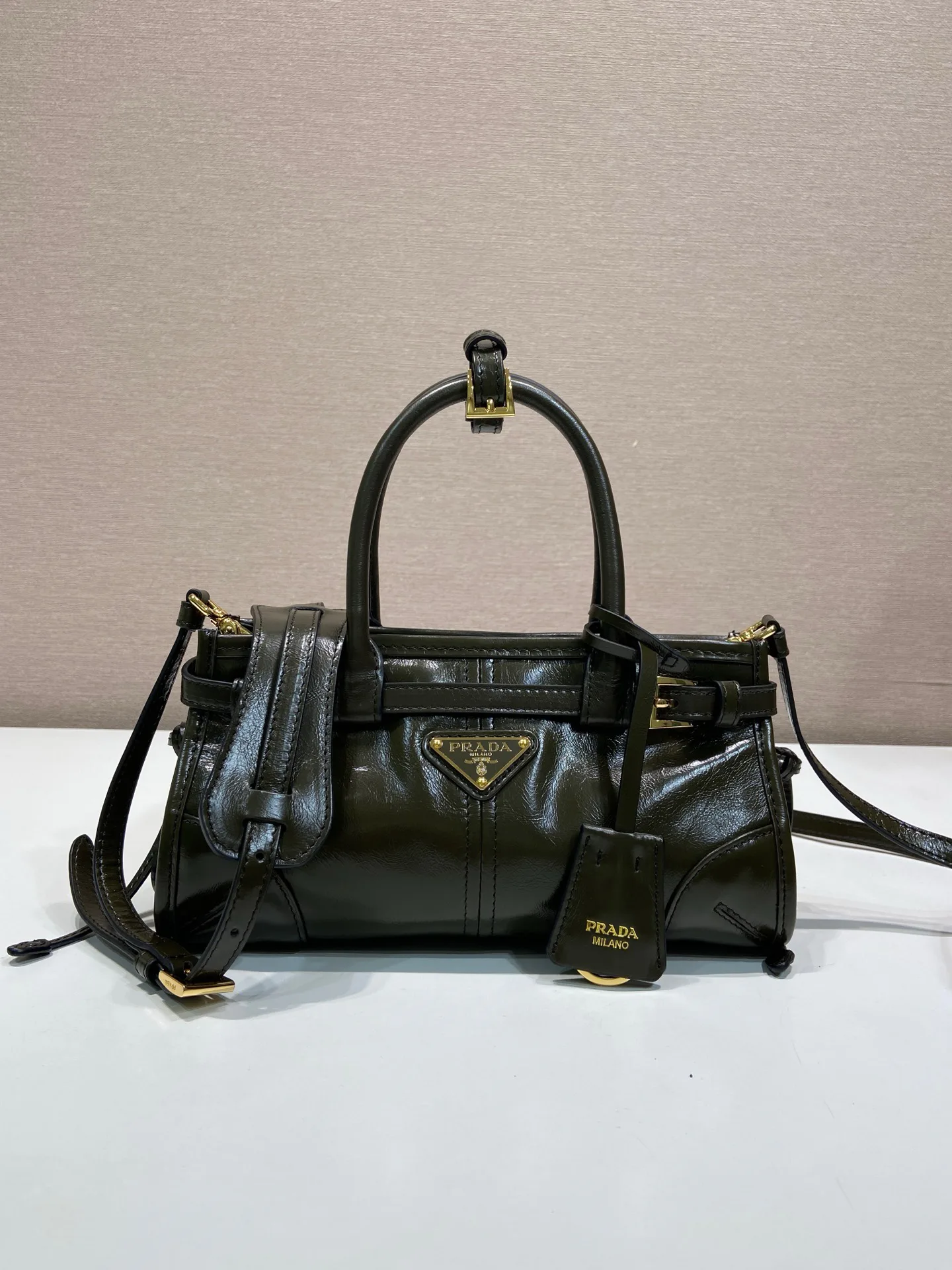 Классические Сумки Женские Prada 18184672