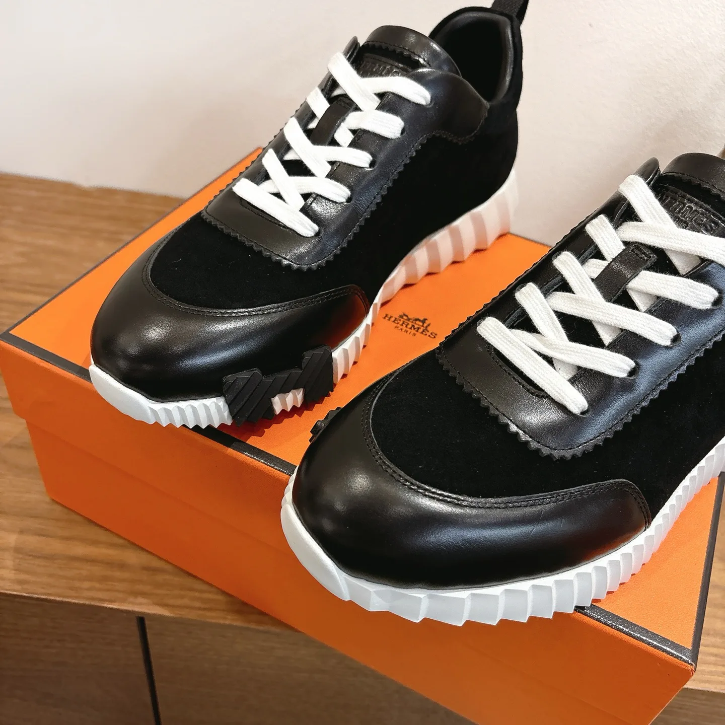 Кроссовки Женские Hermes 18729685