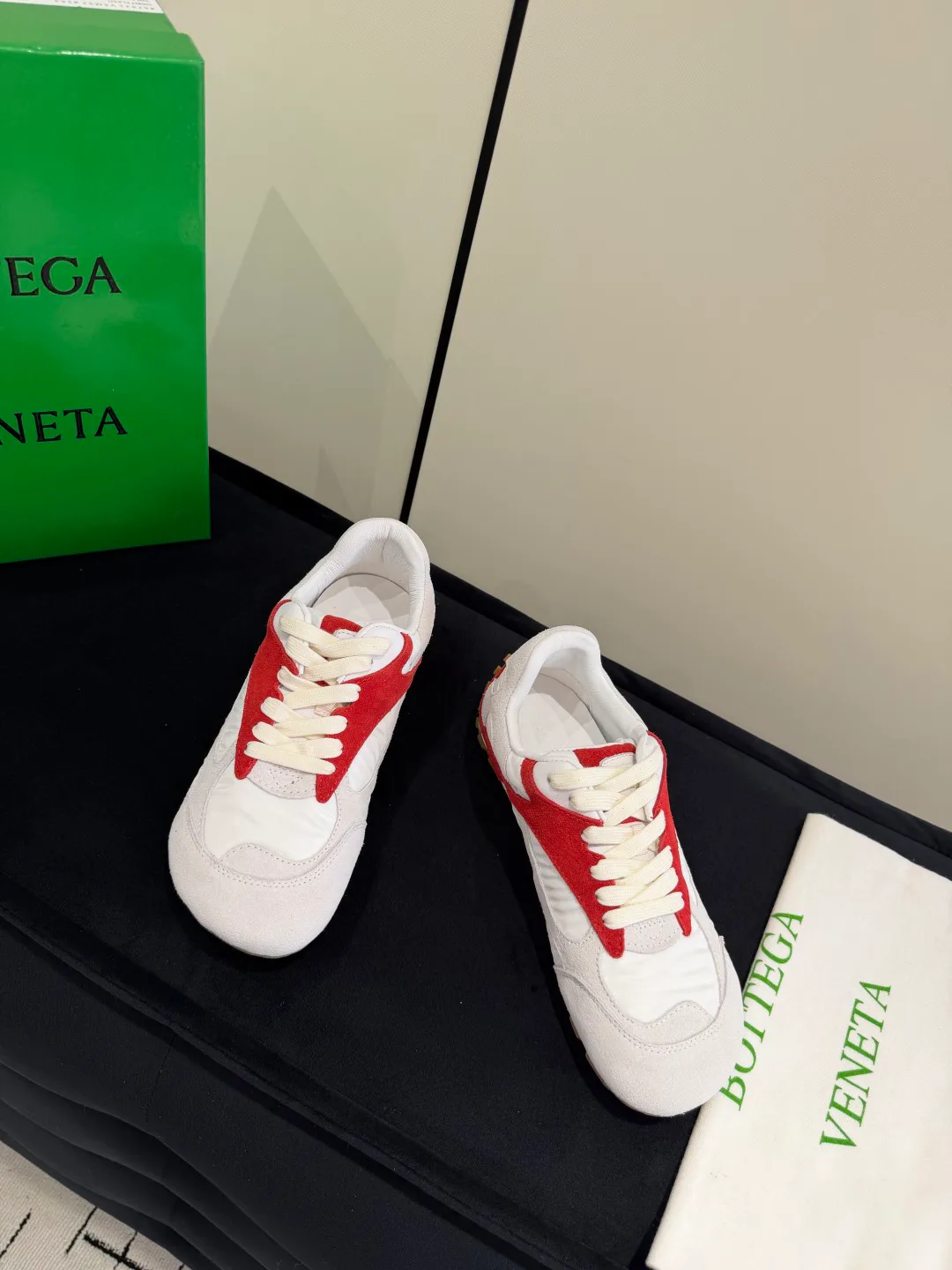 Кроссовки Женские Bottega Veneta 12731116