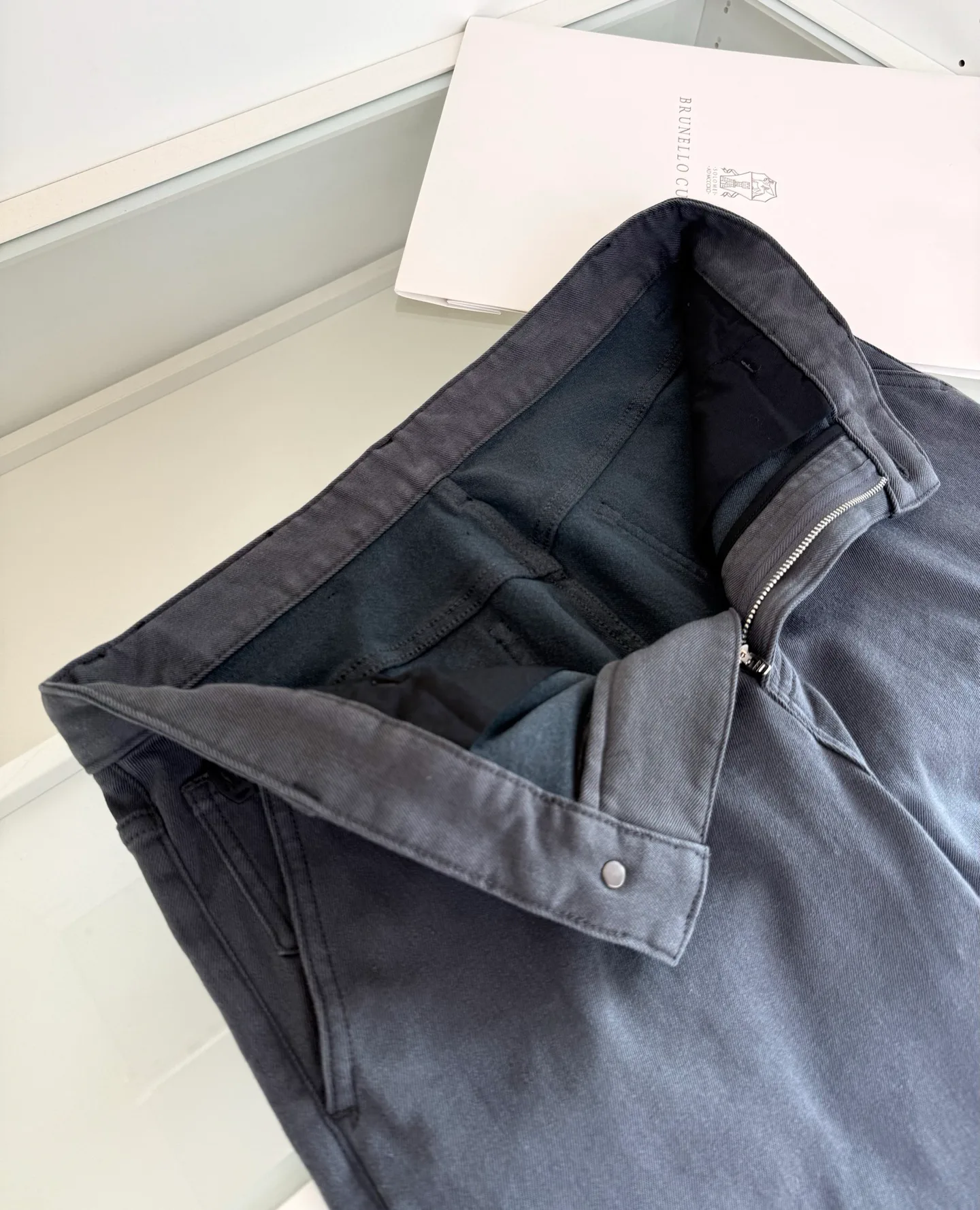 Джинсы Мужские Brunello Cucinelli 18244480