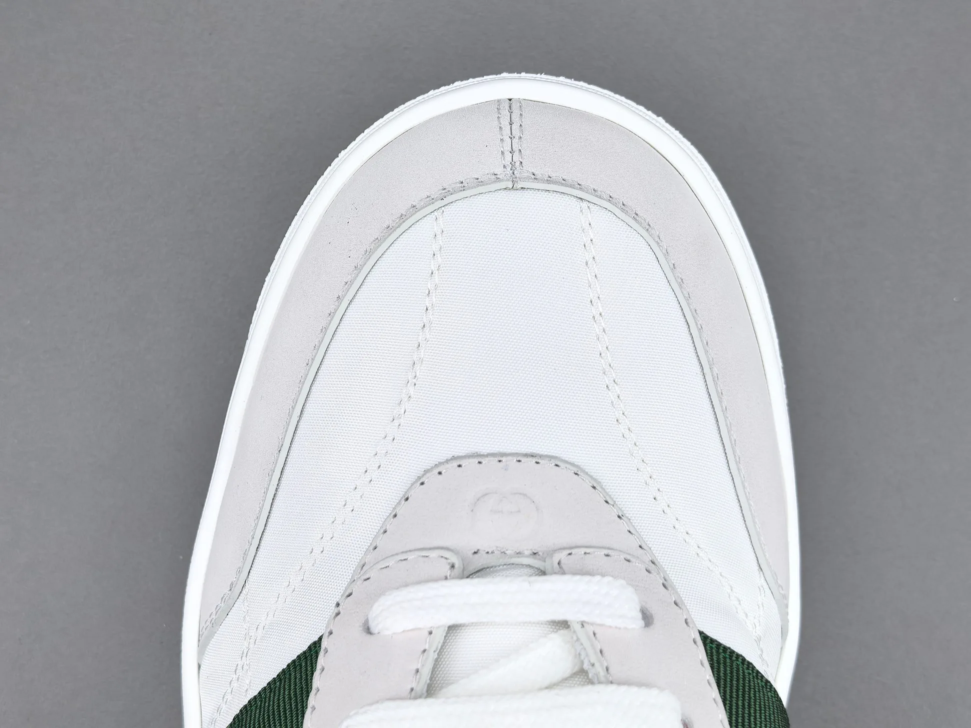 Кроссовки Женские Gucci 18552279