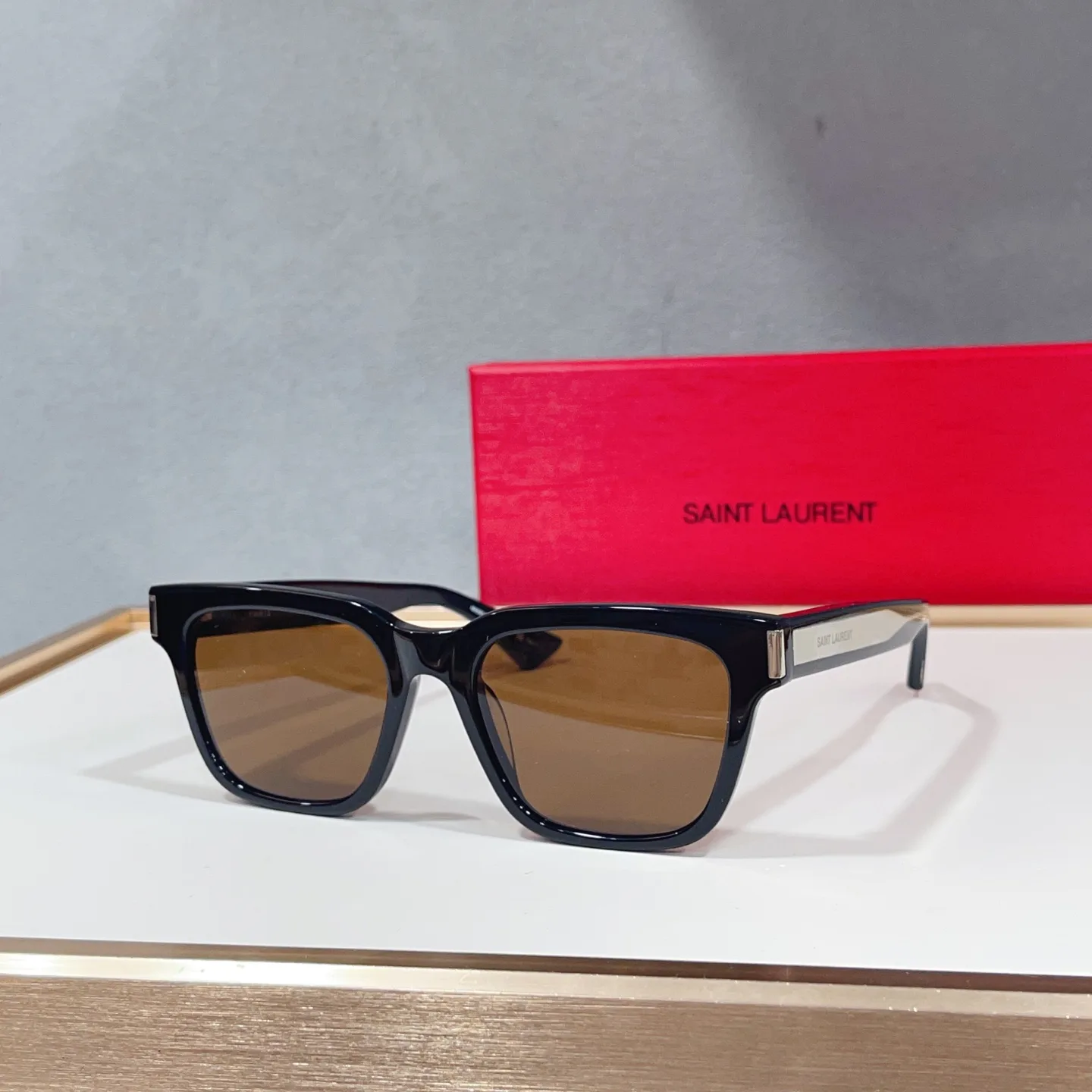Очки Saint Laurent 17529373