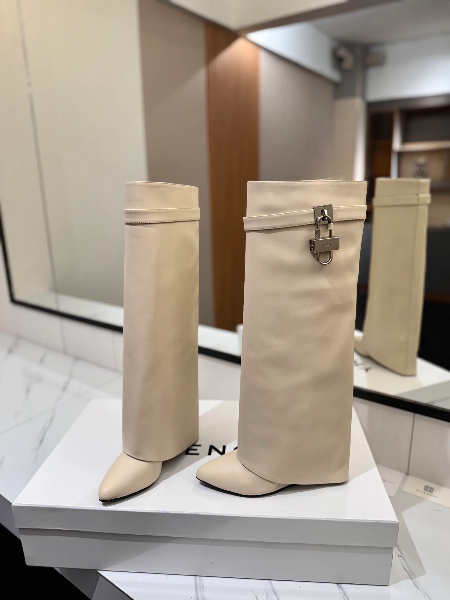 Сапоги Женские Givenchy 18872945