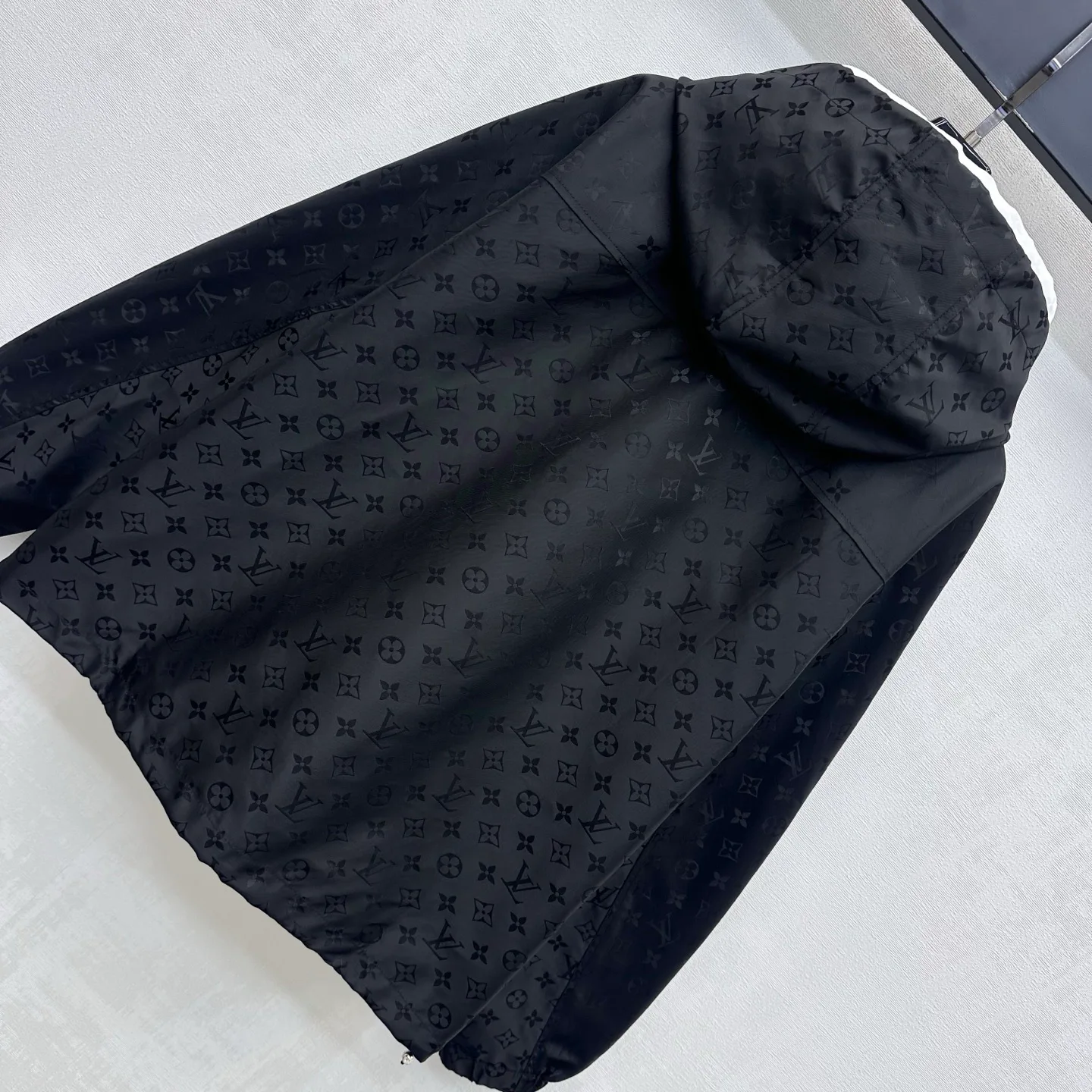 Куртки И Пуховики Женские Louis Vuitton 18555703