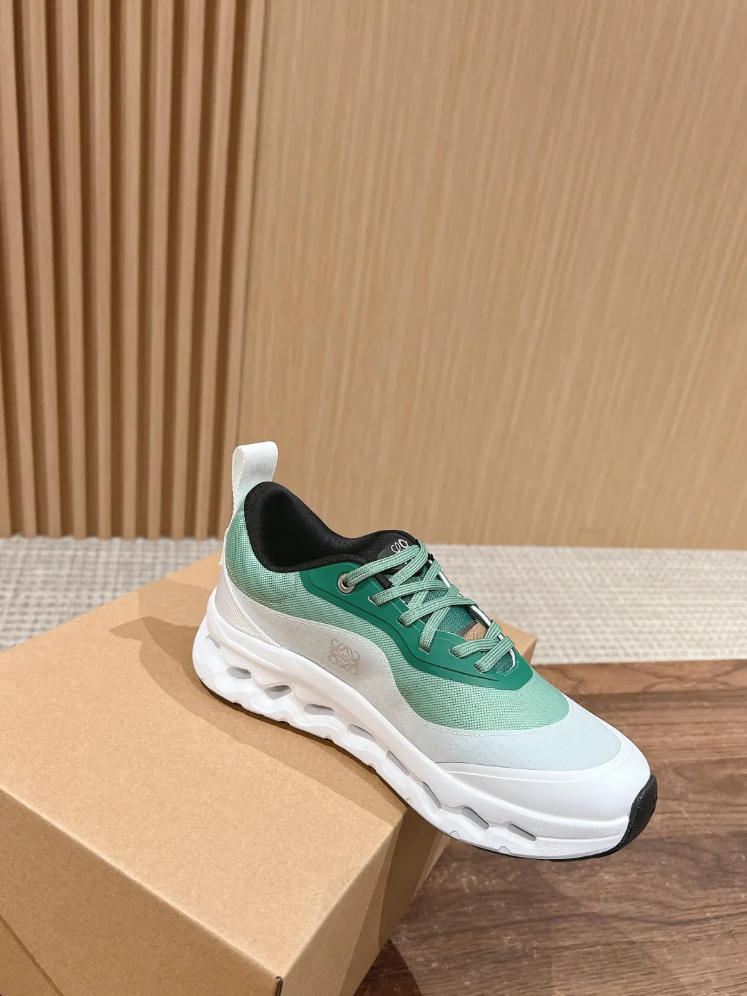 Кроссовки Женские Loewe 17380