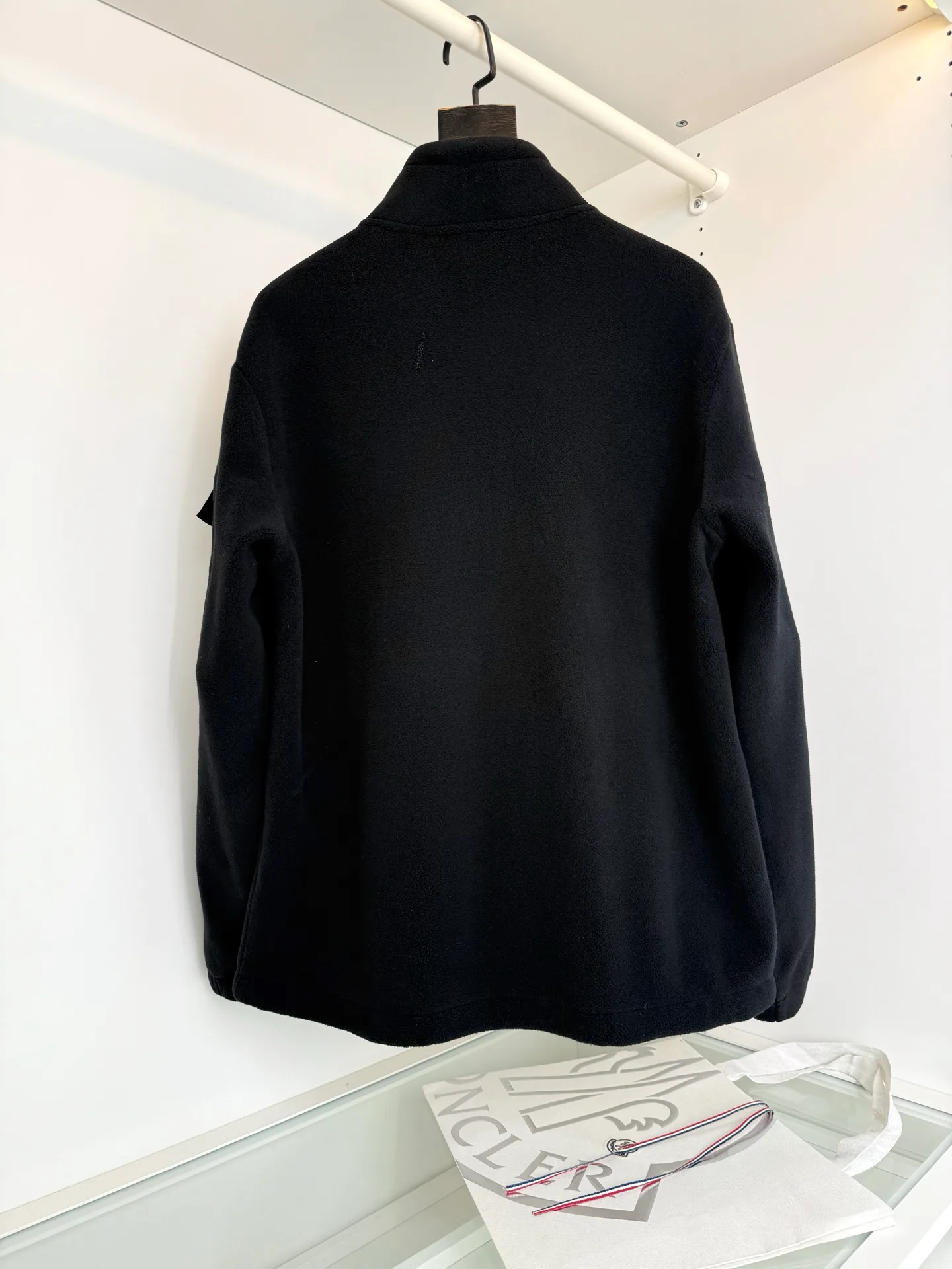 Куртки И Пуховики Мужские Moncler 18244518