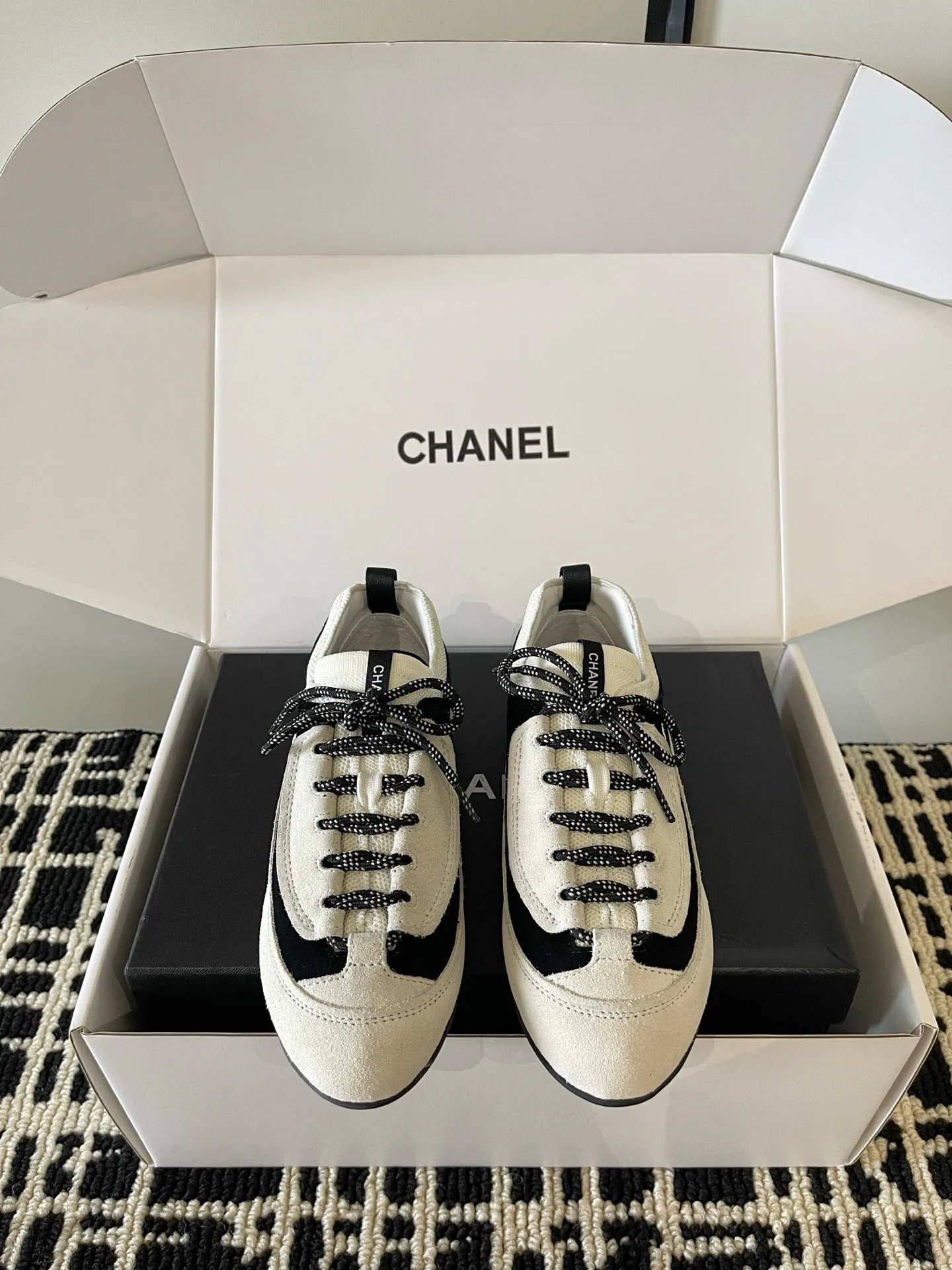 Кроссовки Женские Chanel 18919178