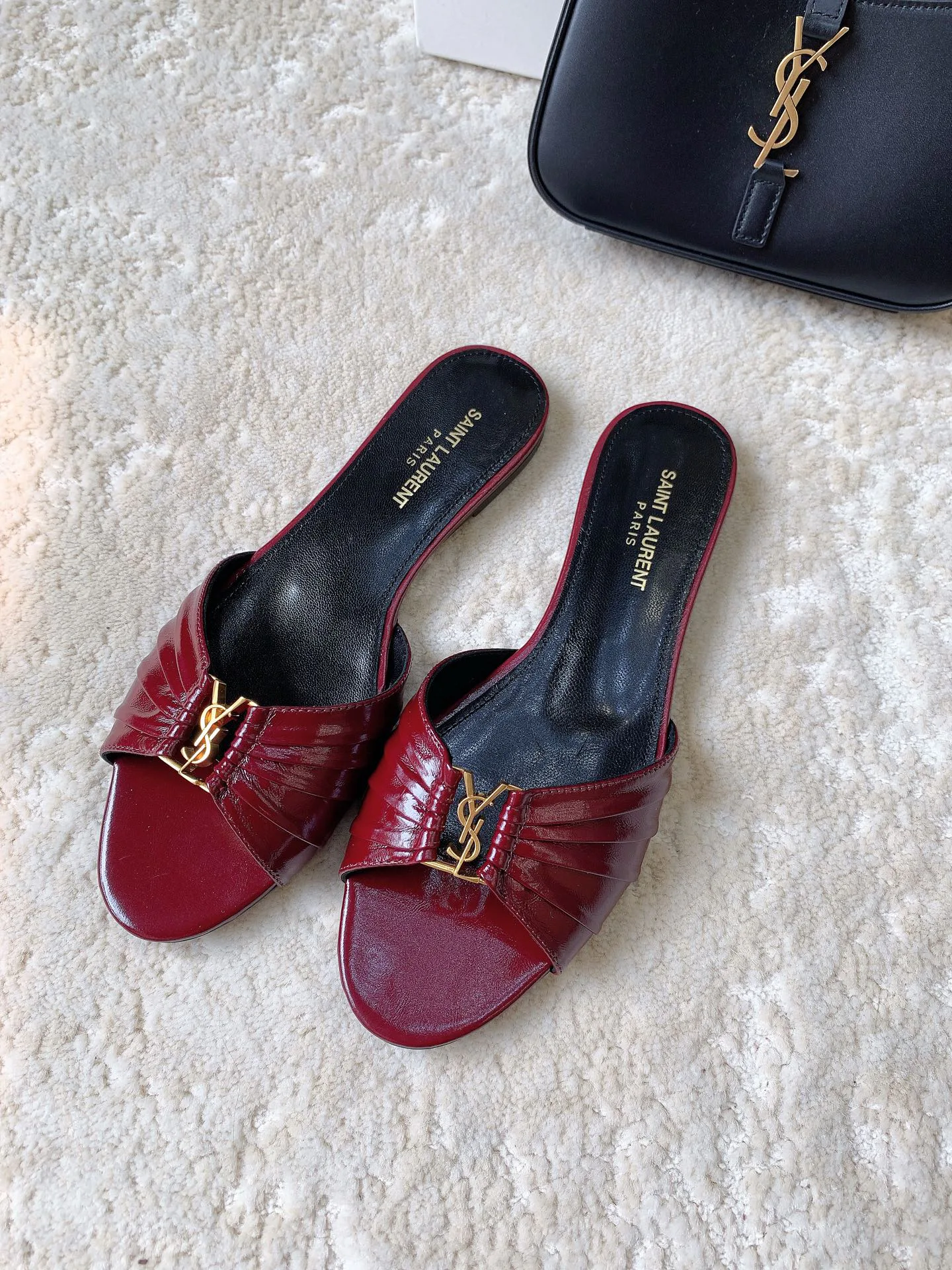 Шлепанцы Женские Saint Laurent 13565777