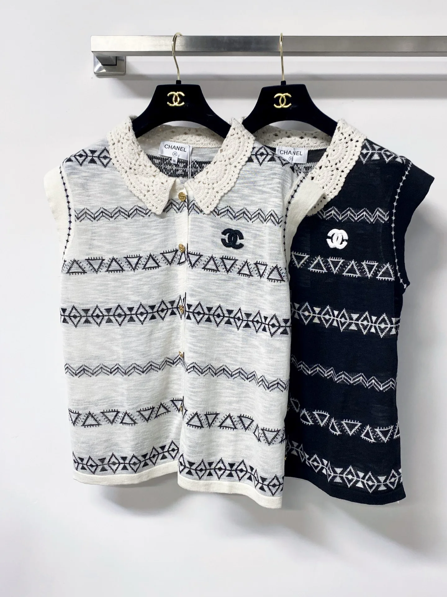 Жилеты Женские Chanel 16930831