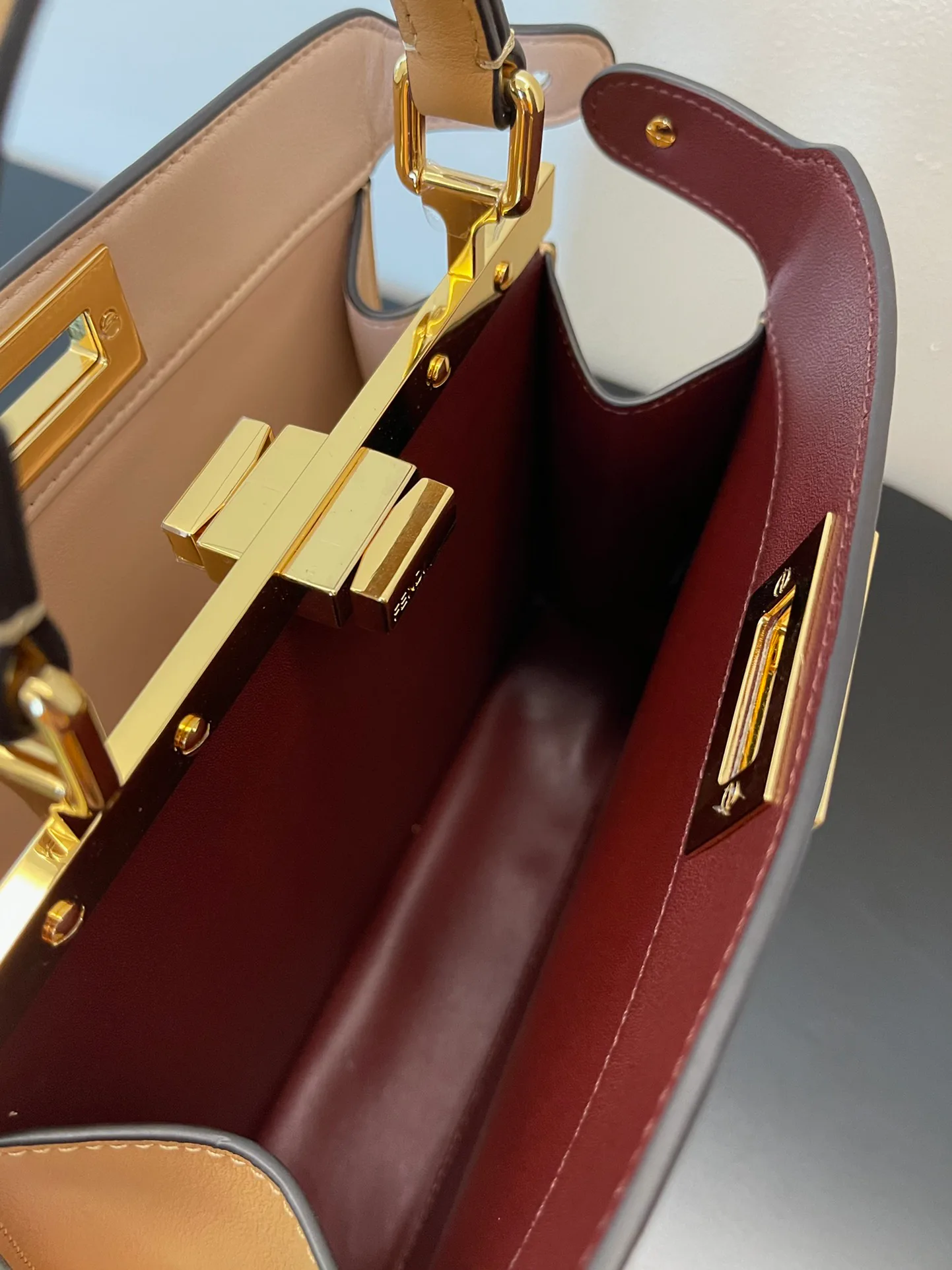 Классические Сумки Женские Fendi 13234503