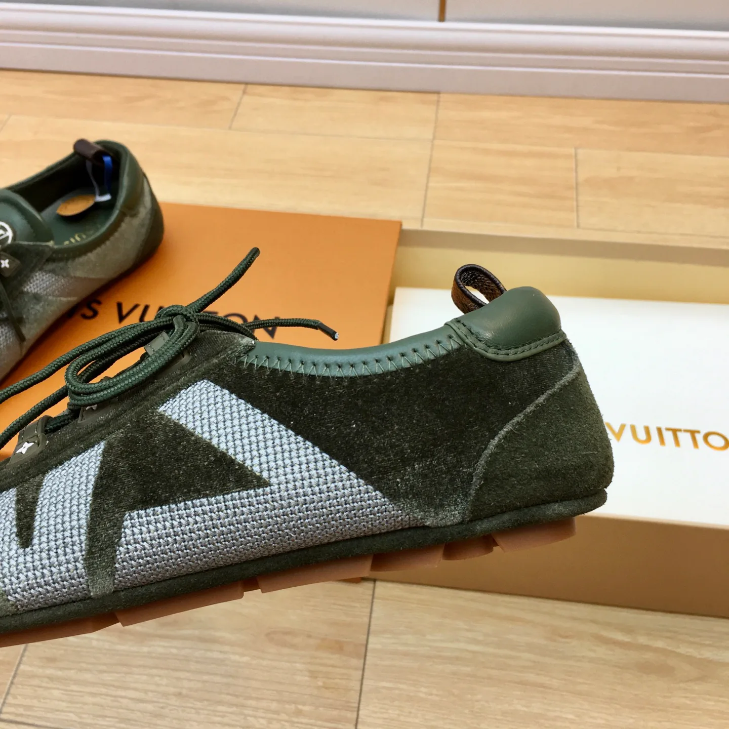 Кроссовки Женские Louis Vuitton 5084670