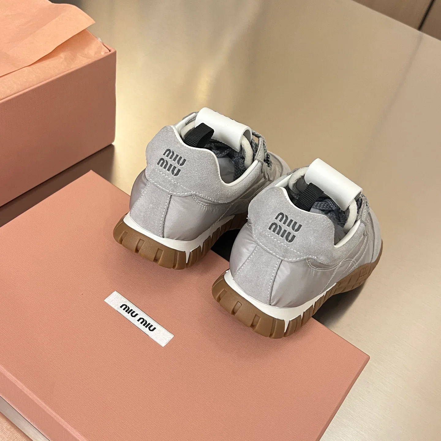 Кроссовки Женские Miu Miu 17968640