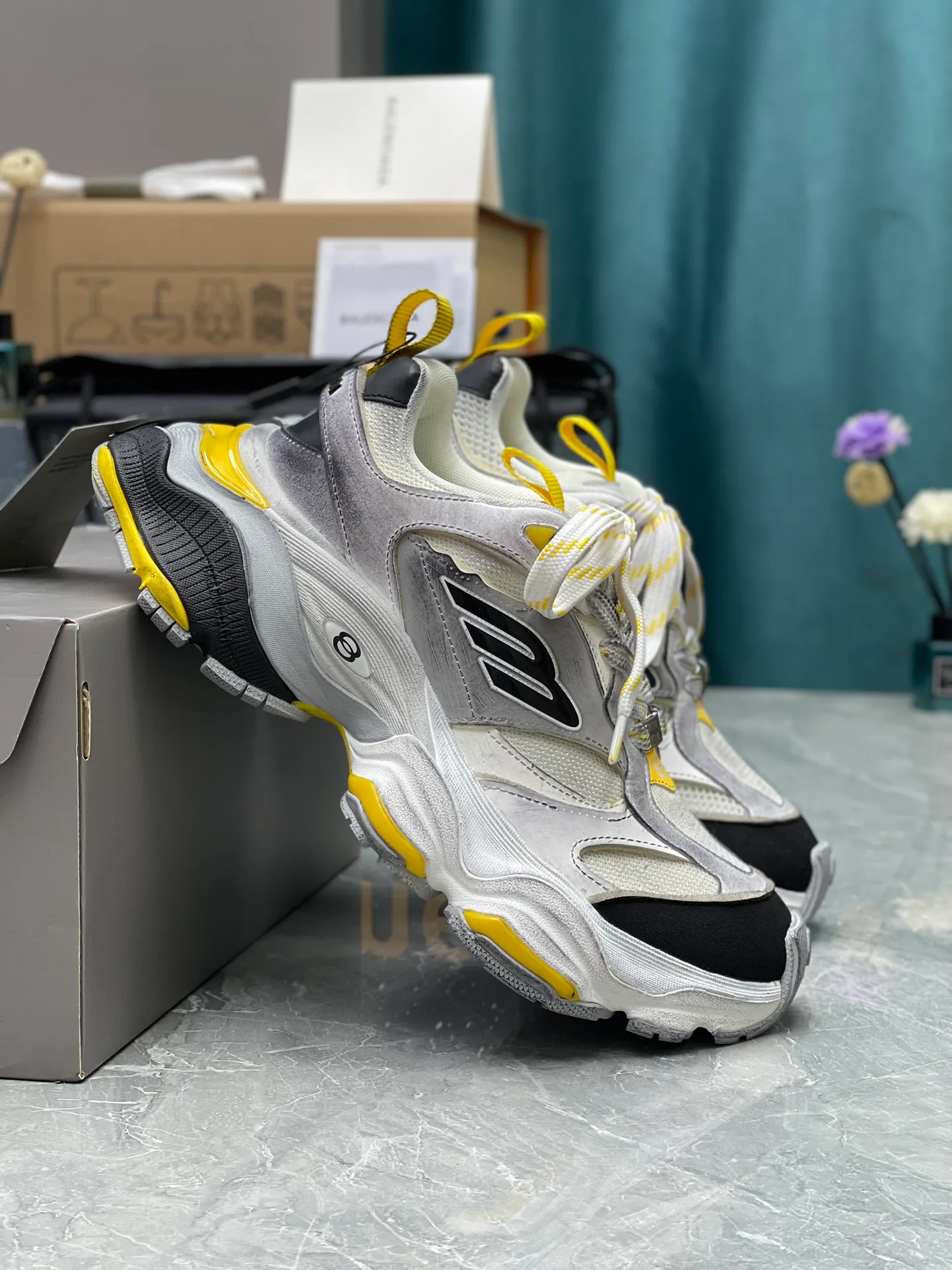 Кроссовки Женские Balenciaga 12799560