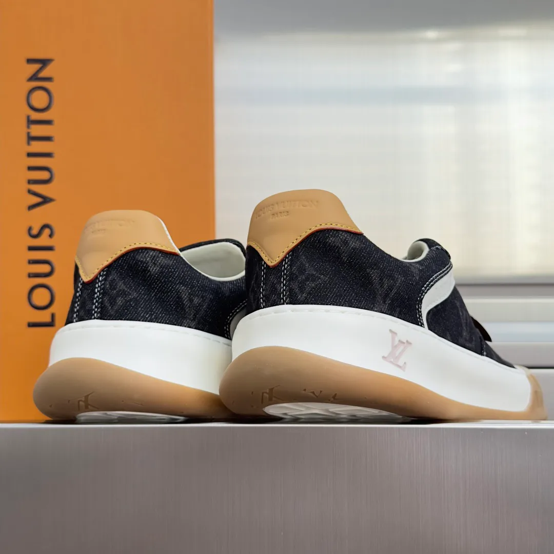 Кроссовки Мужские Louis Vuitton 18703772