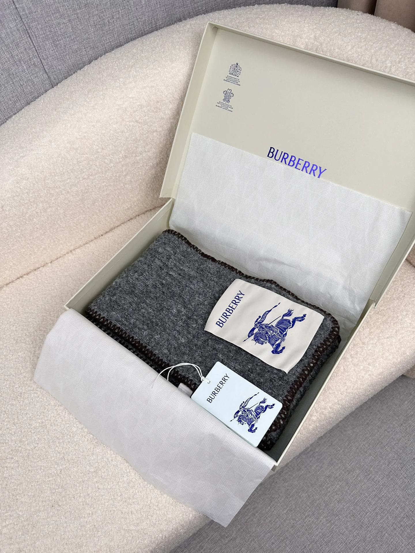 Шарфы Burberry 386921