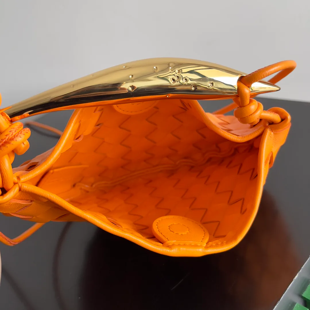 Сумки На Ремне Женские Bottega Veneta 12788328