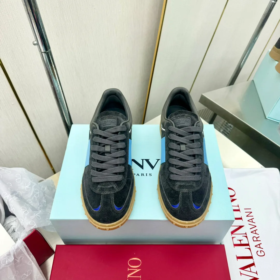 Кроссовки Женские Valentino 17904310